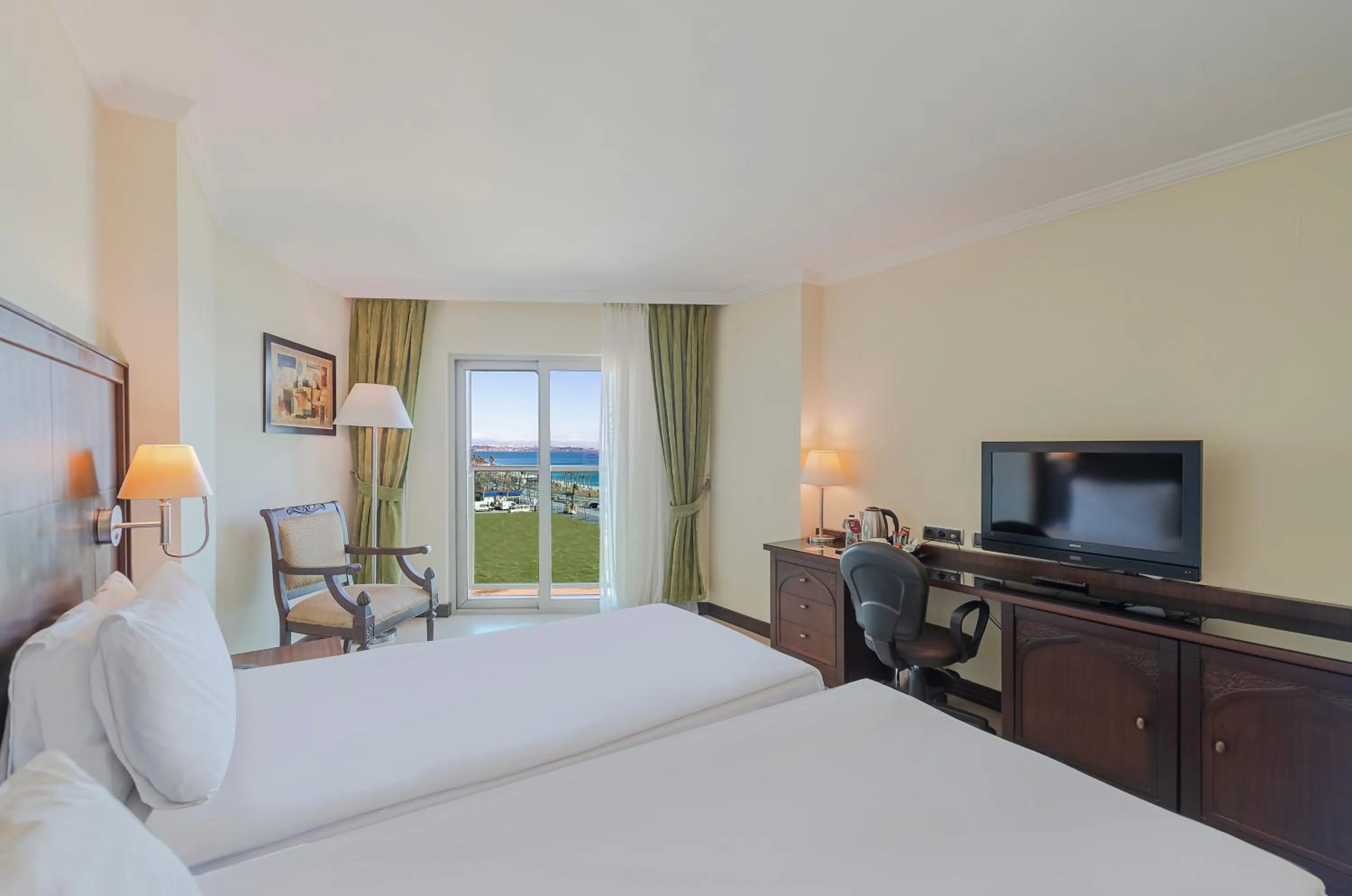 Bed in Crowne Plaza Antalya by IHG