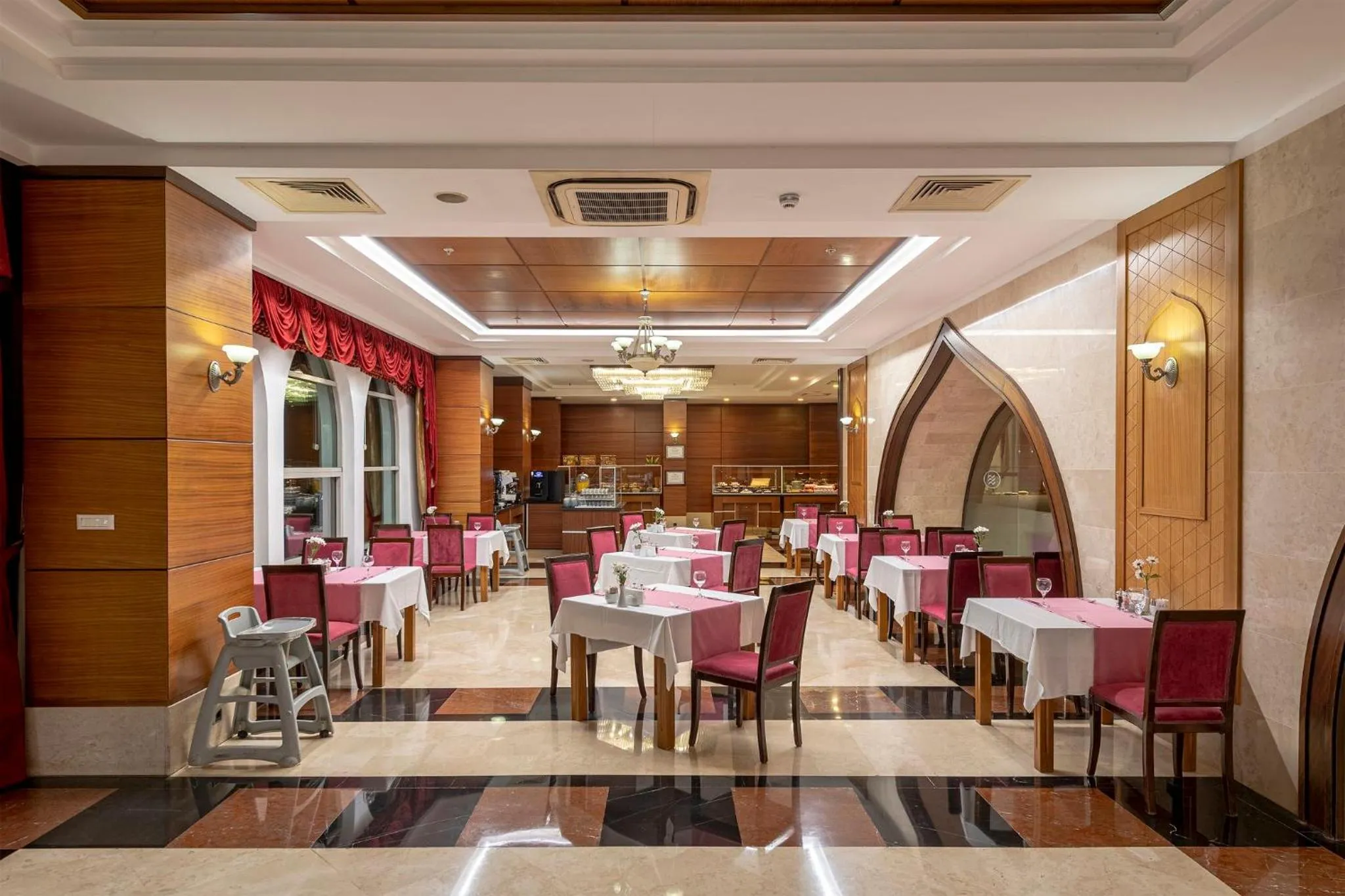 Restaurant/places to eat in Crowne Plaza Antalya by IHG