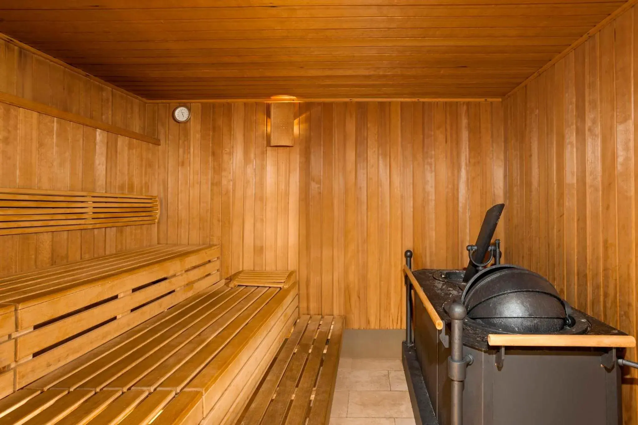 Fitness centre/facilities in Crowne Plaza Antalya by IHG Fitness centre/facilities in Crowne Plaza Antalya by IHG