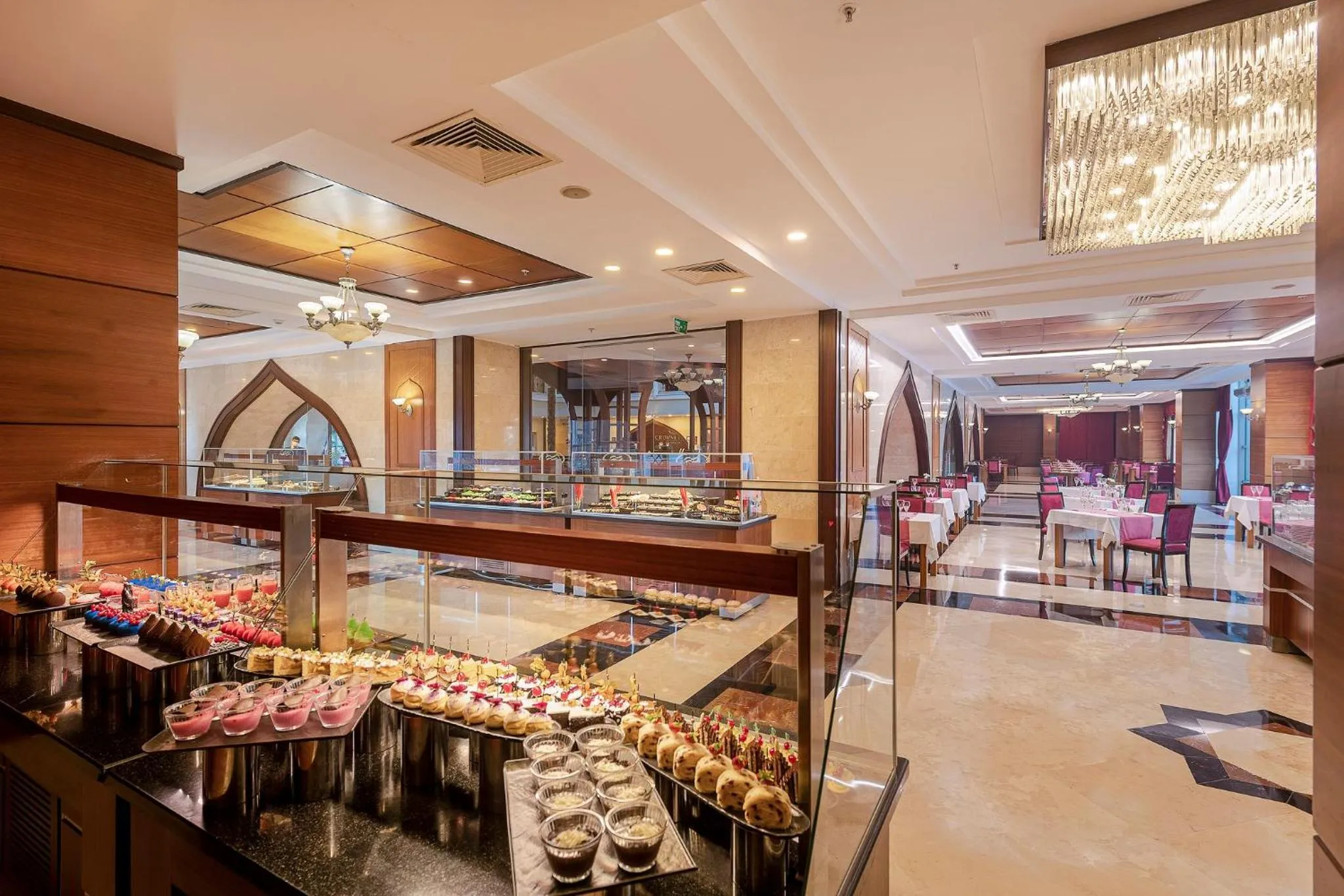 Restaurant/places to eat in Crowne Plaza Antalya by IHG