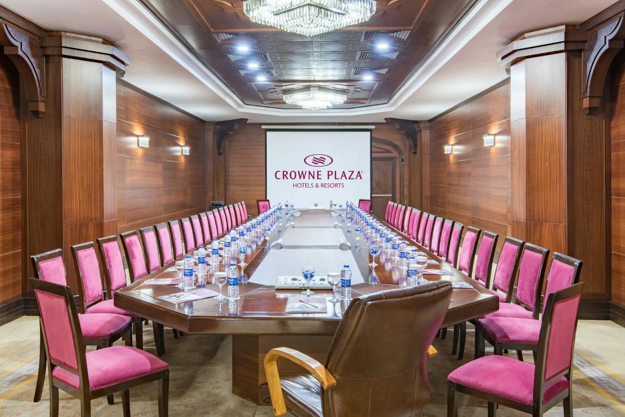 Meeting/conference room in Crowne Plaza Antalya by IHG