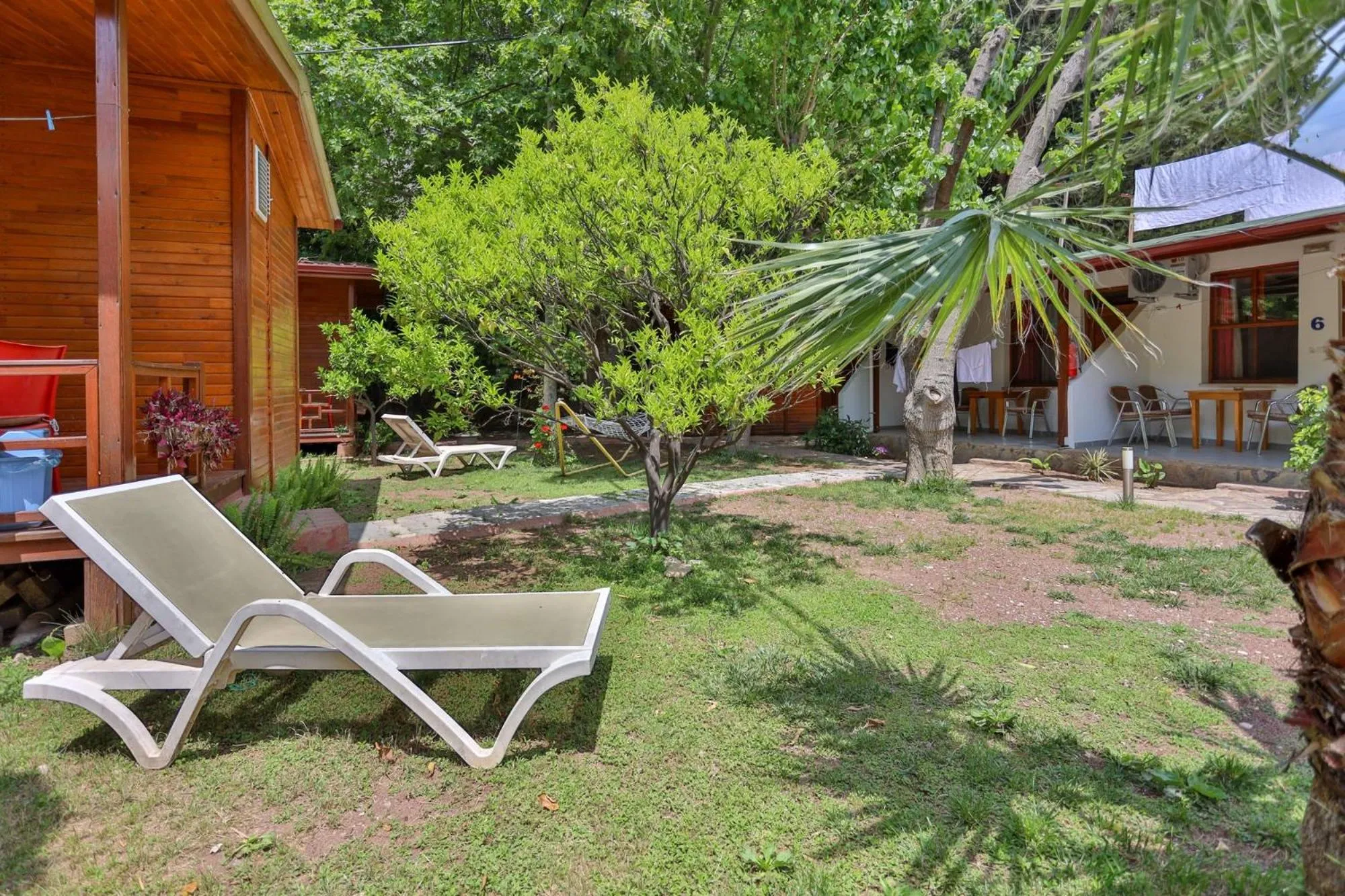 Garden in Simge Pension