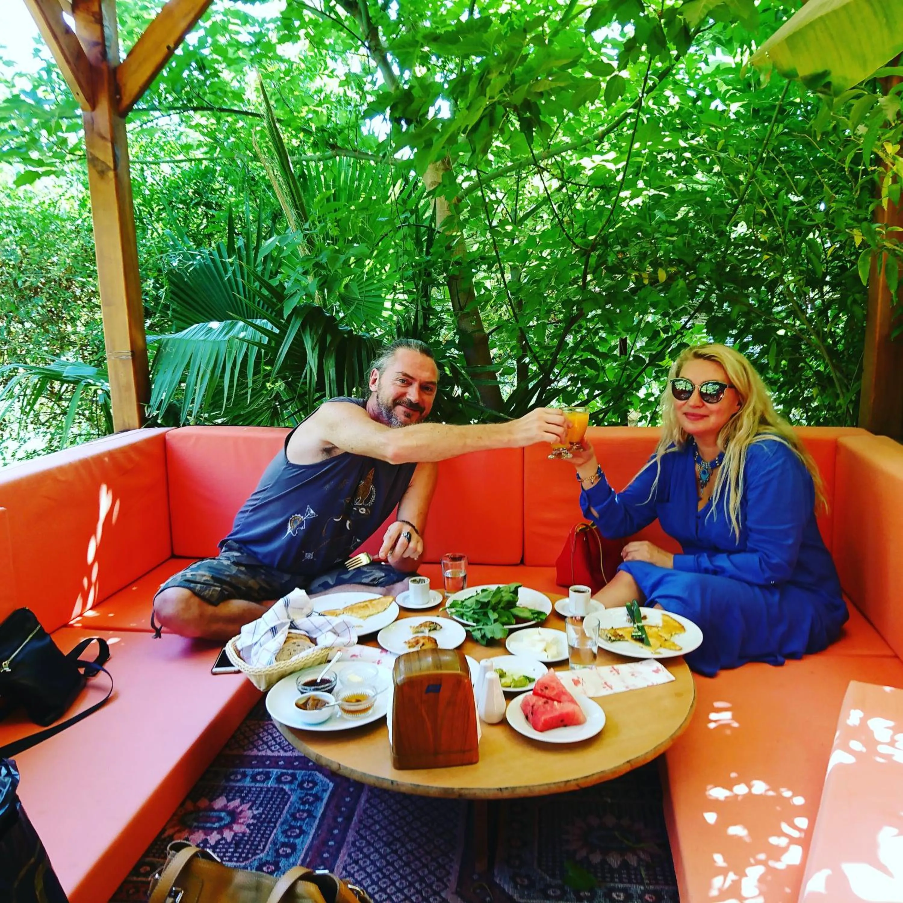 Family in Simge Pension