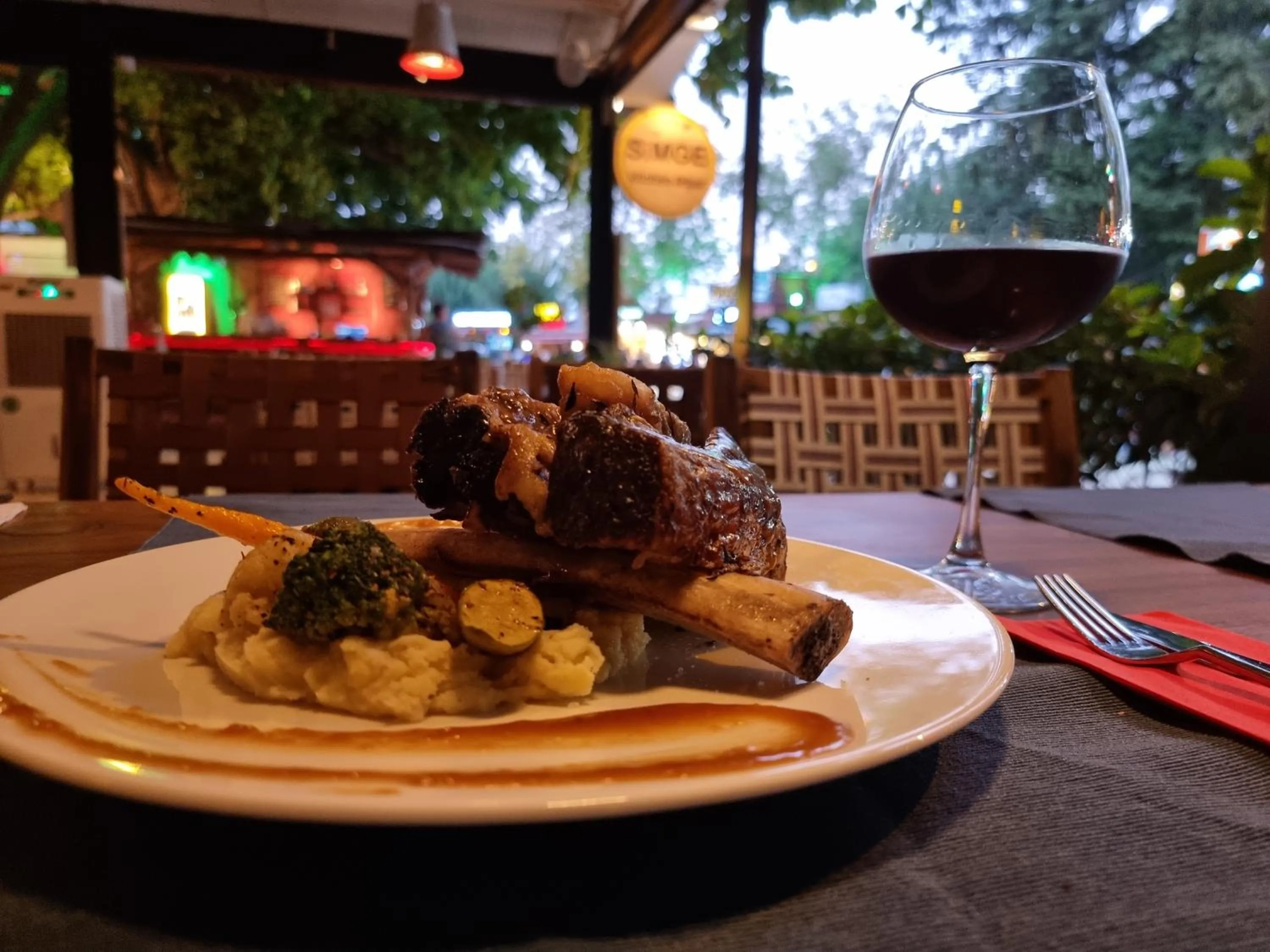 Restaurant/places to eat in Simge Pension