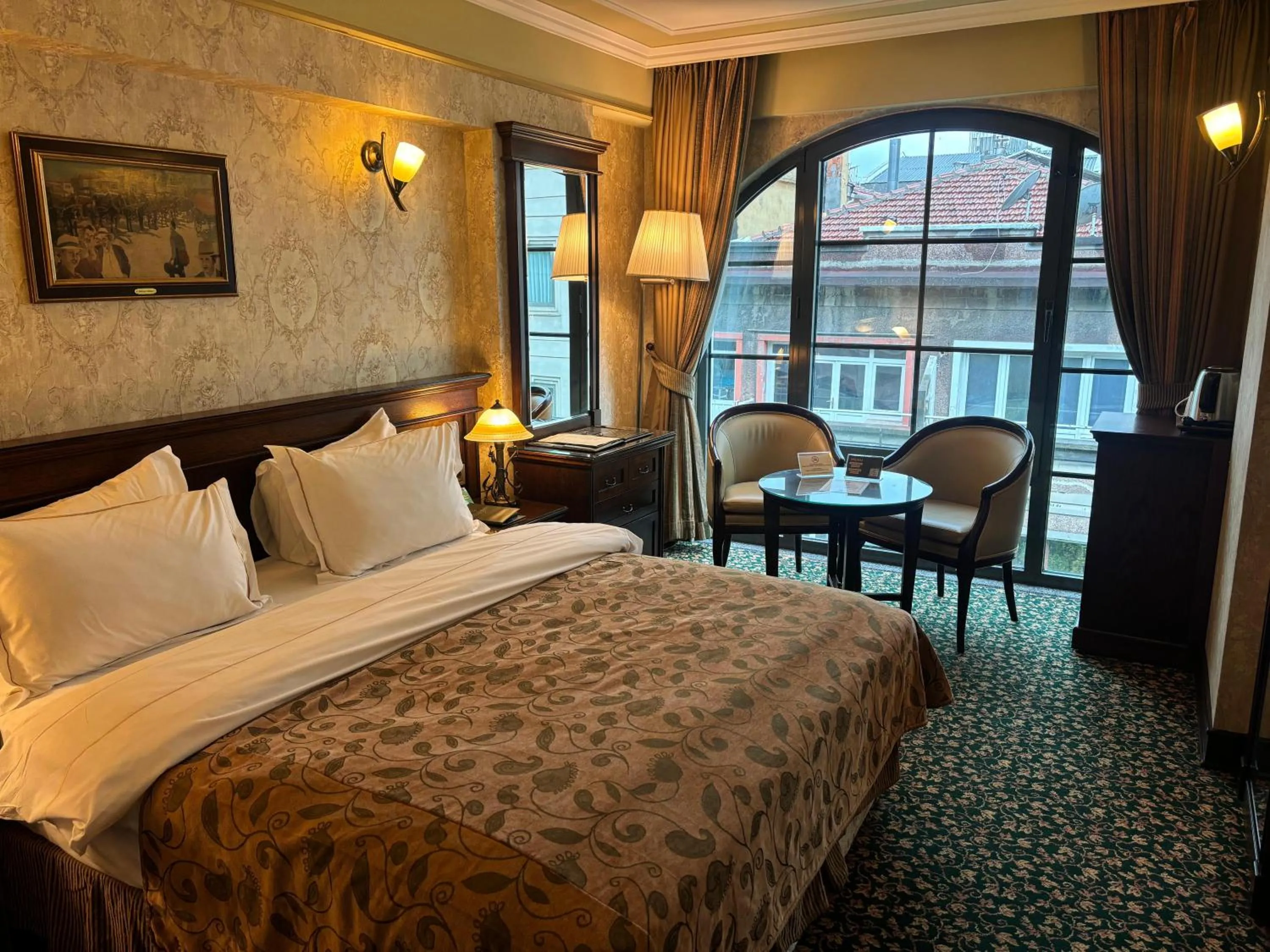 Living room, Bed in Germir Palas Hotel - Special Class