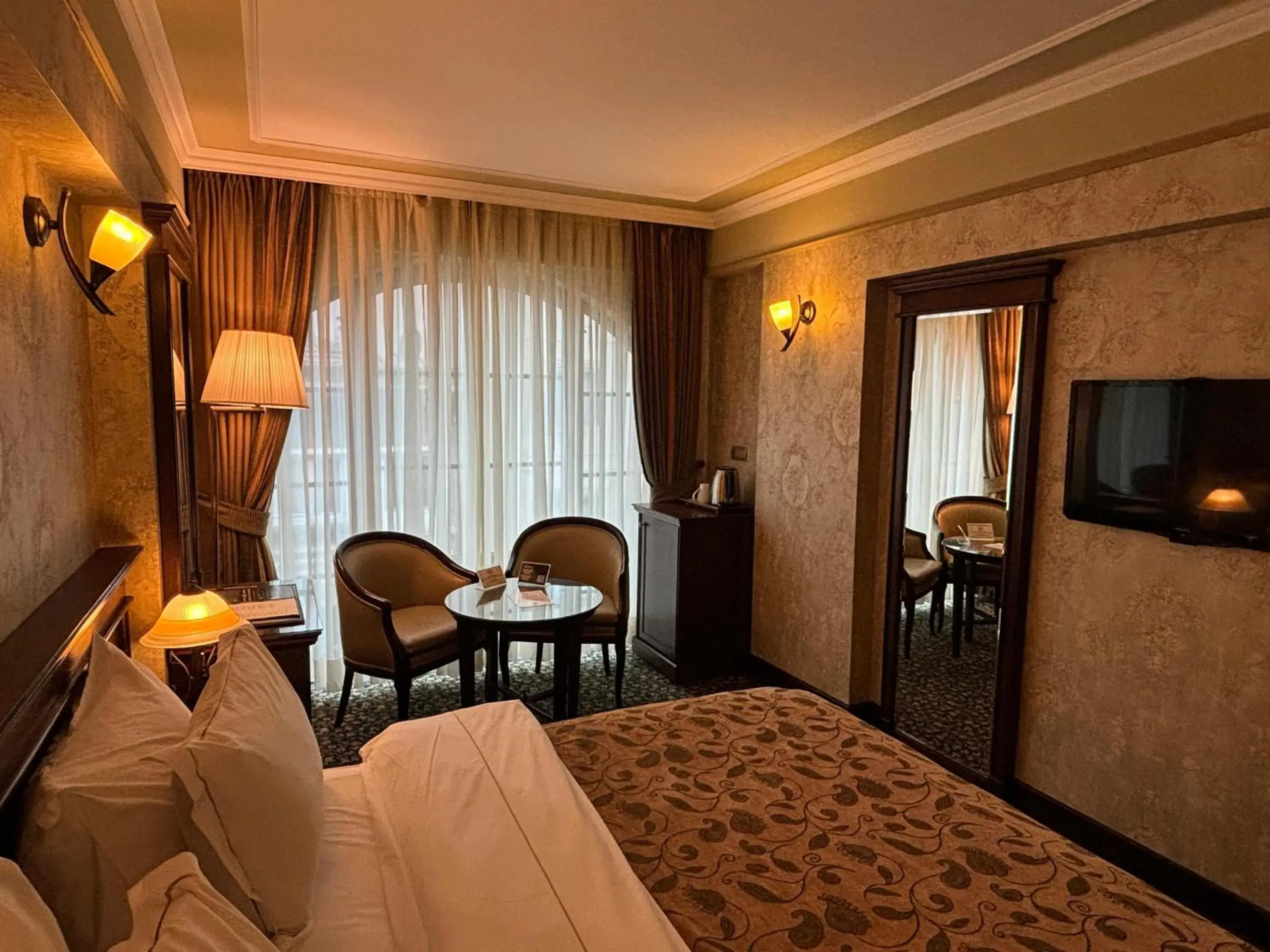 TV and multimedia, Bed in Germir Palas Hotel - Special Class TV and multimedia, Bed in Germir Palas Hotel - Special Class