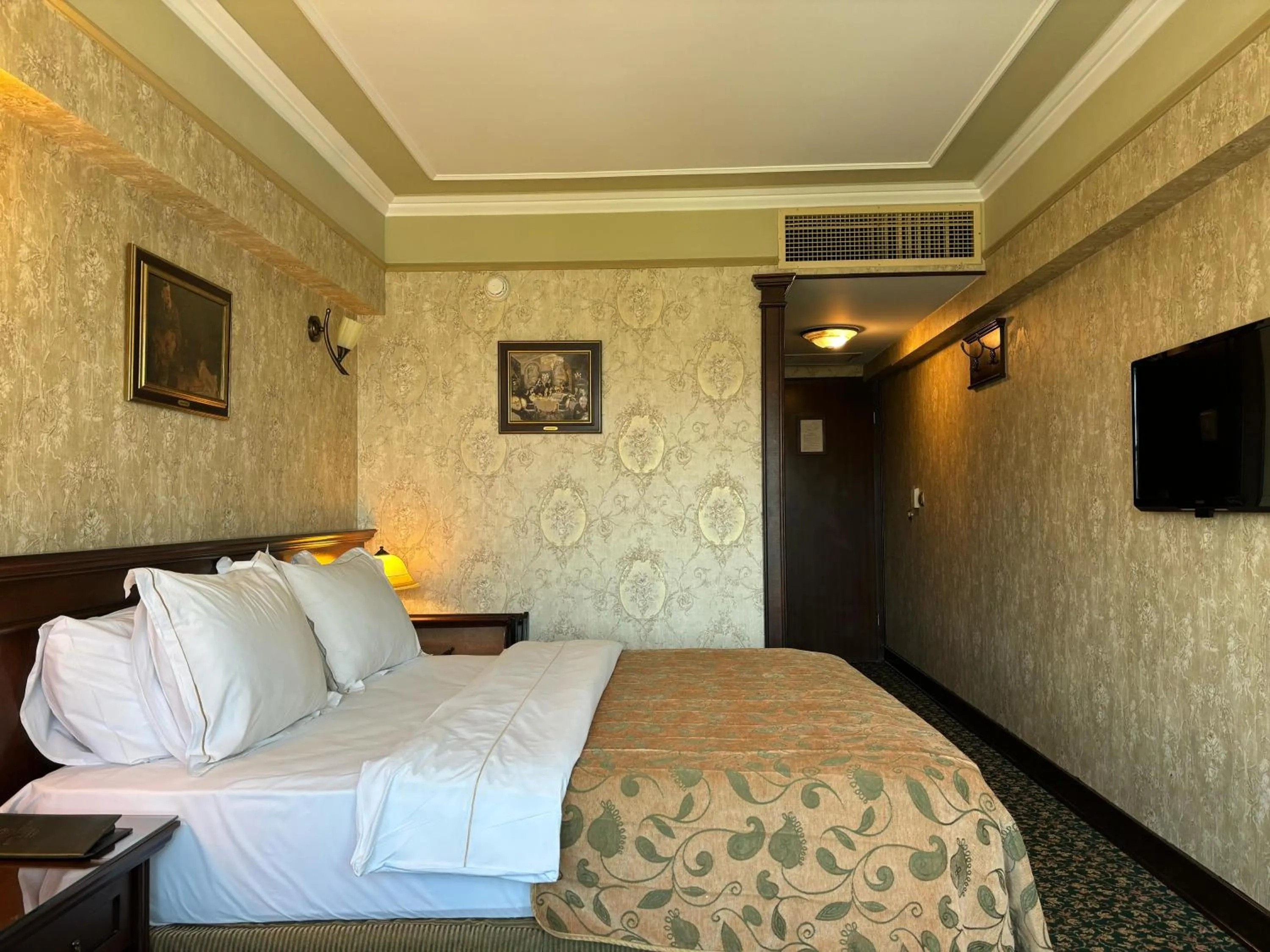 Bed in Germir Palas Hotel - Special Class