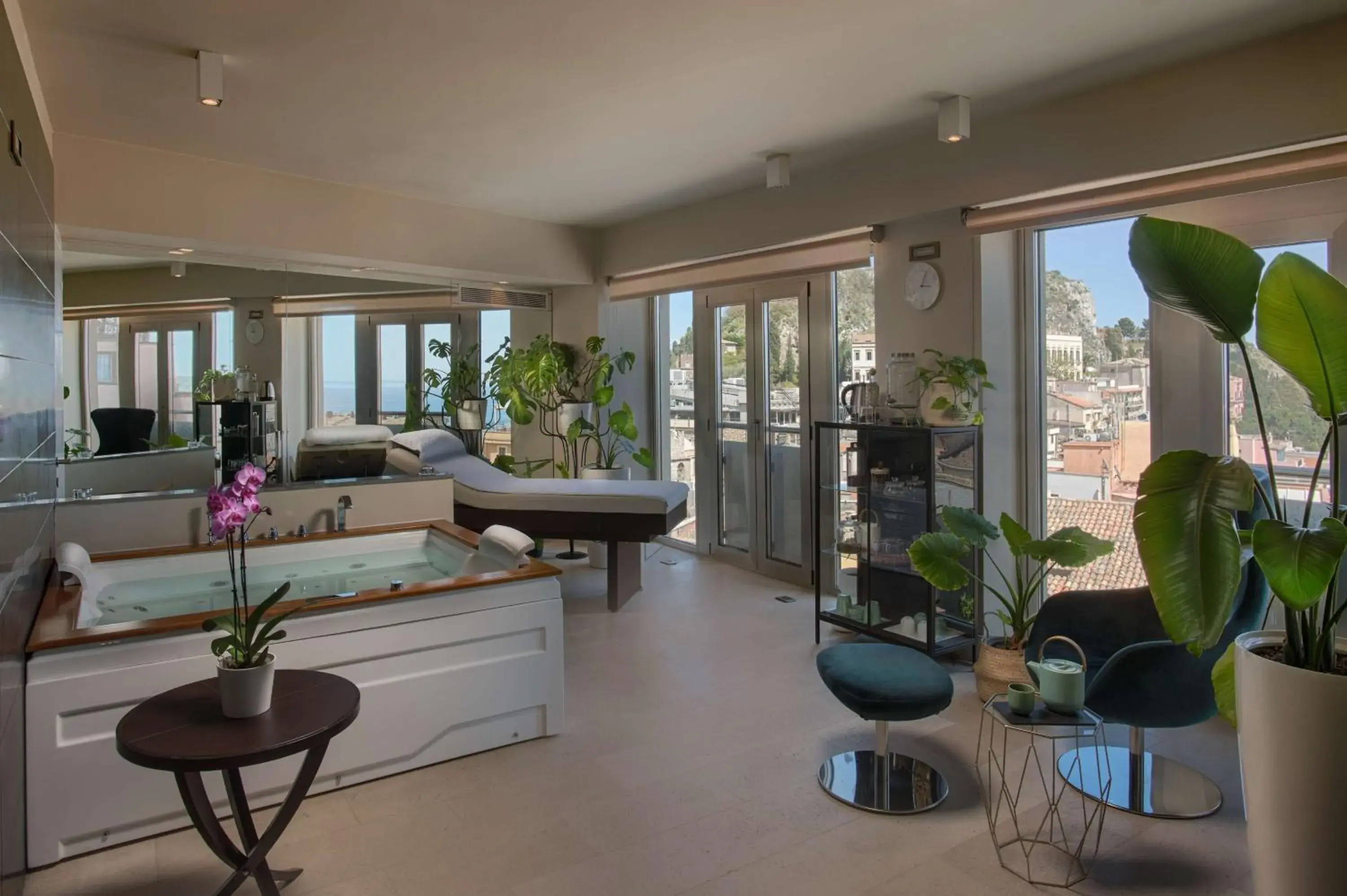 Spa and wellness centre/facilities in NH Collection Taormina Spa and wellness centre/facilities in NH Collection Taormina