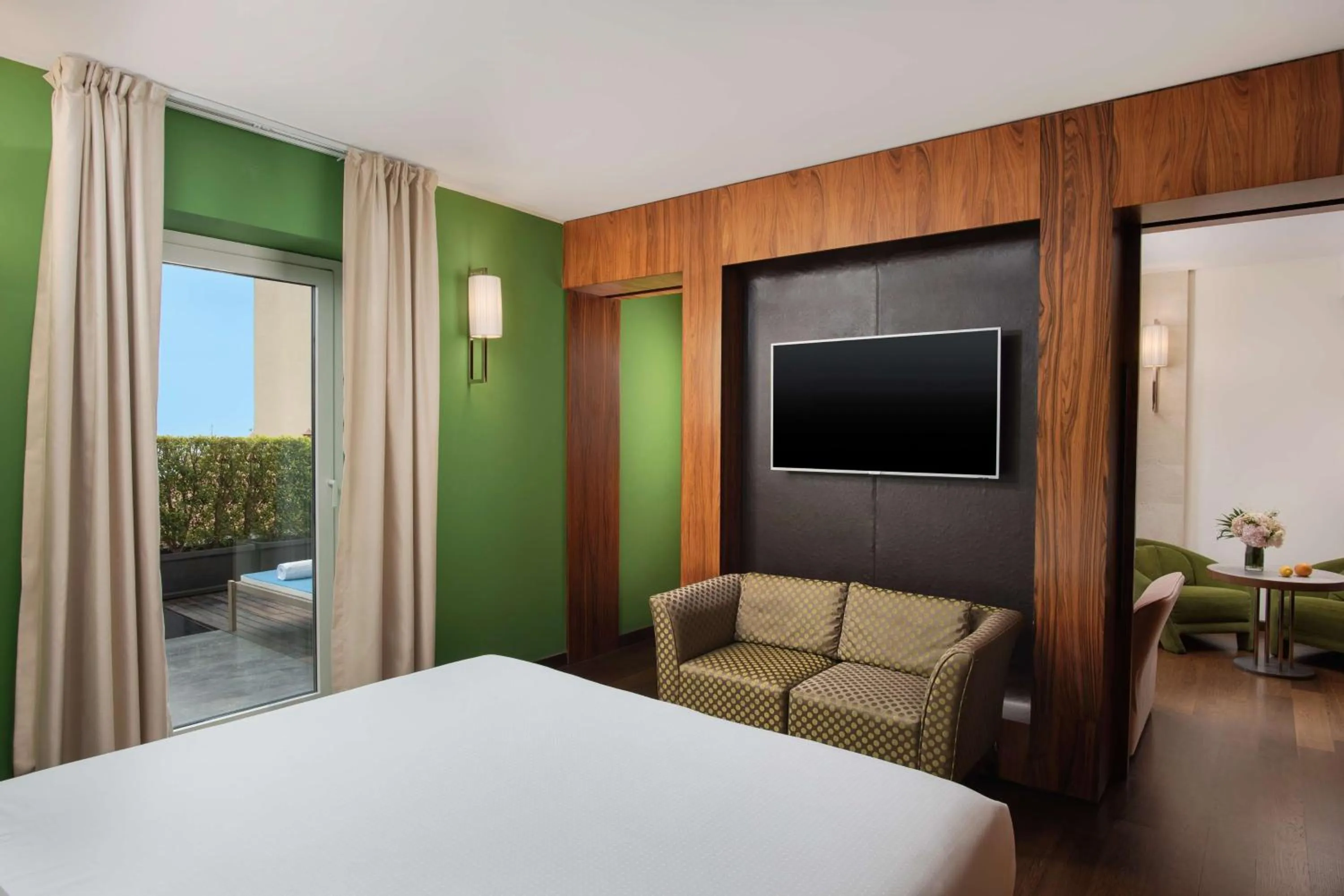 Photo of the whole room, Bed in NH Collection Taormina