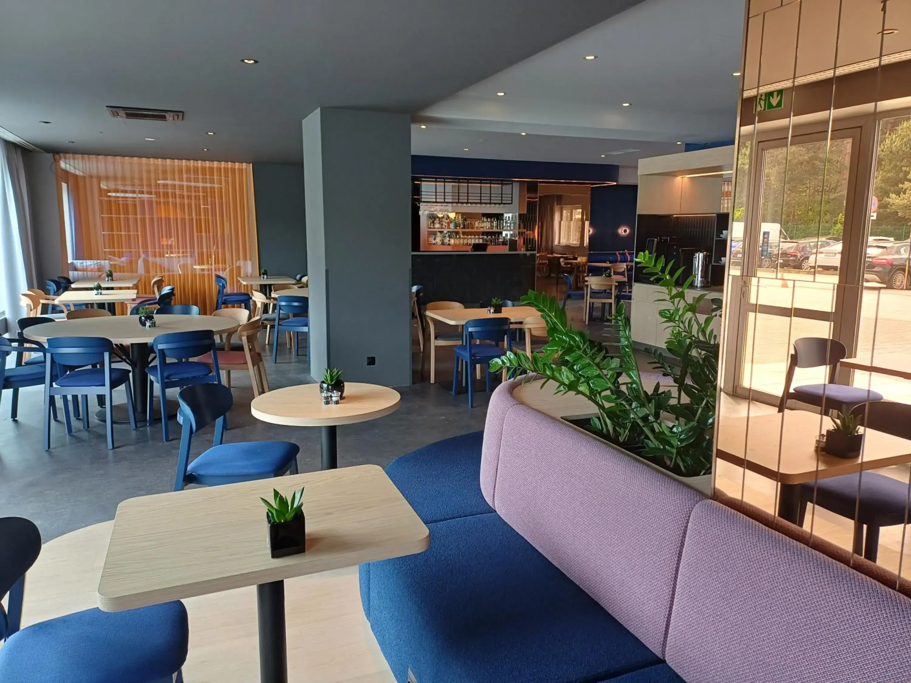 Restaurant/places to eat in Desilva Inn Katowice Airport Restaurant/places to eat in Desilva Inn Katowice Airport