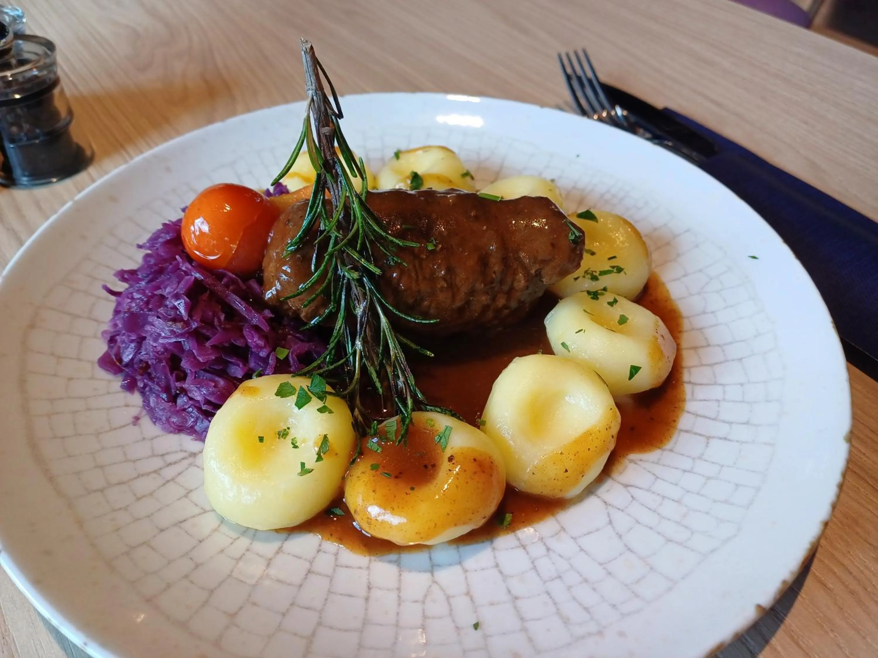 Restaurant/places to eat in Desilva Inn Katowice Airport