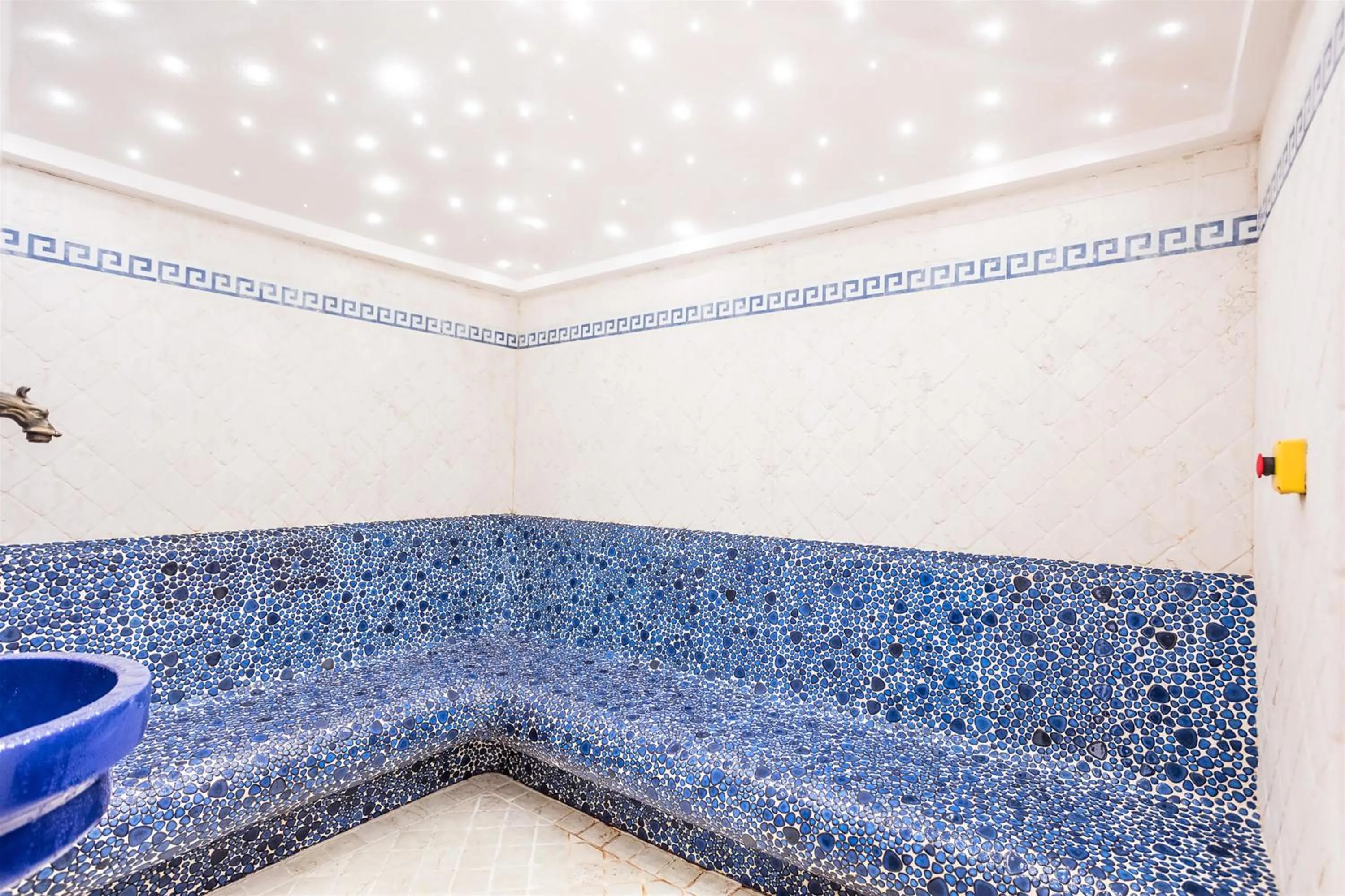 Spa and wellness centre/facilities in Lo Scoiattolo Hotel