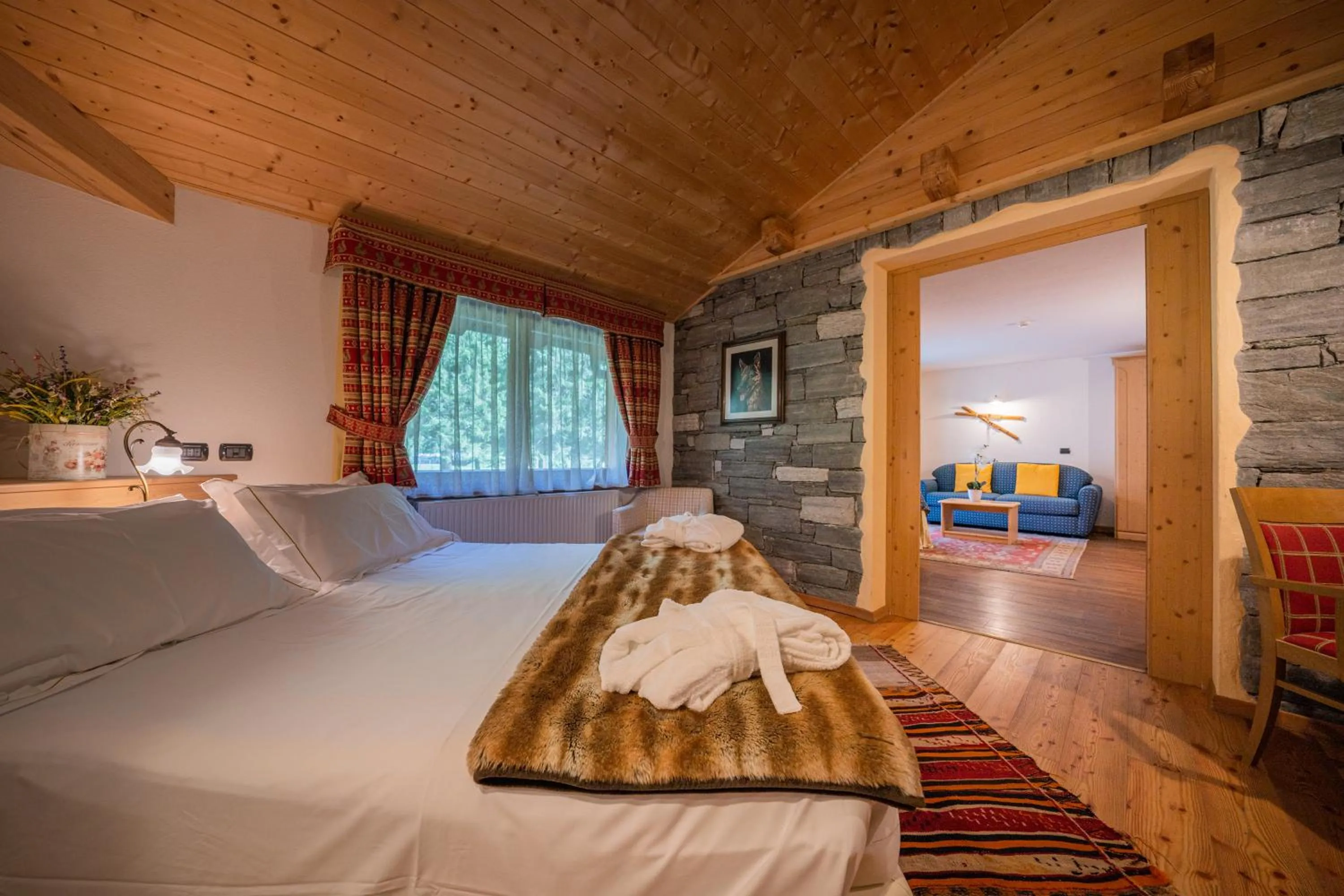 Bedroom, Bed in Lo Scoiattolo Hotel