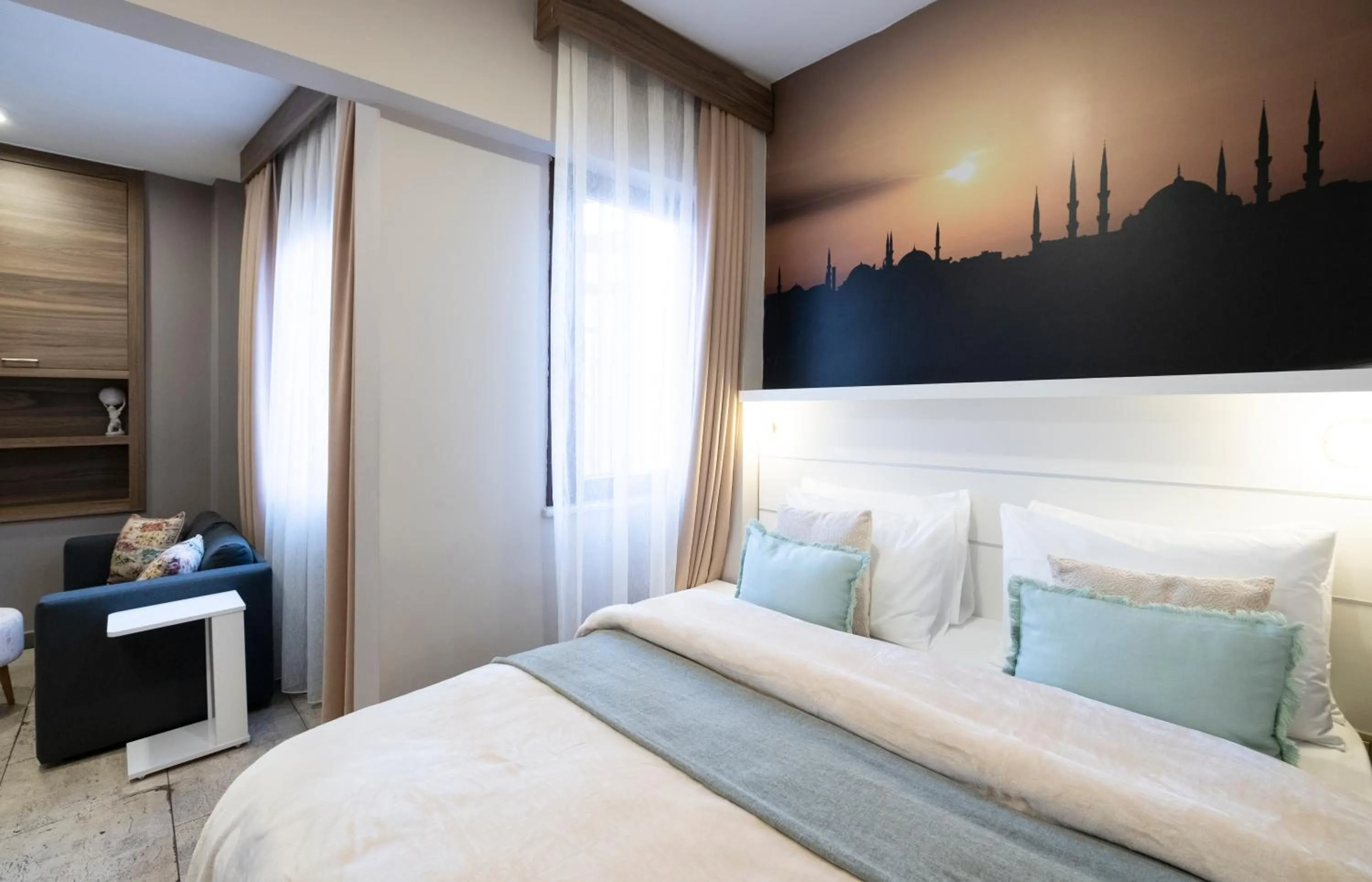 Bed in The Pera Hotel