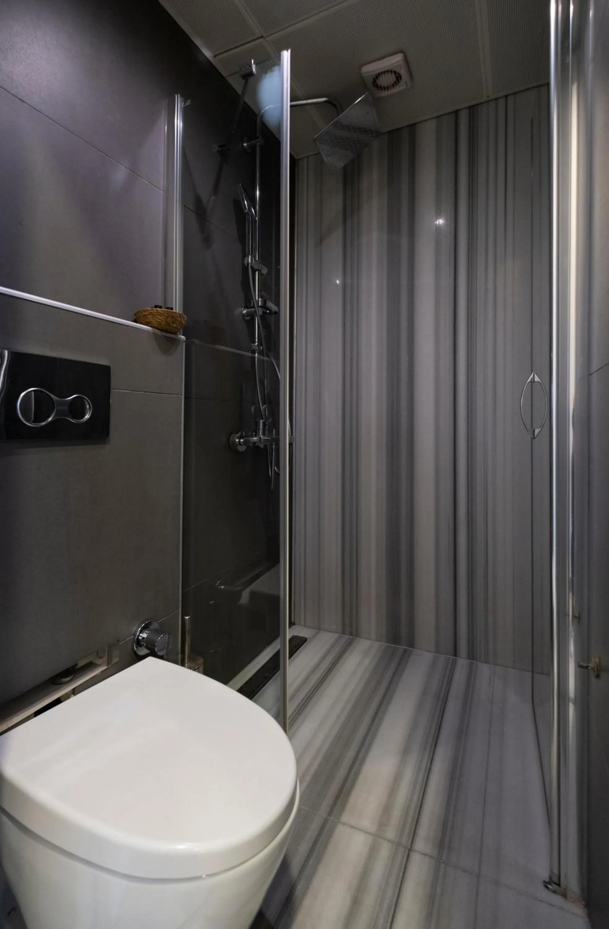 Shower in The Pera Hotel