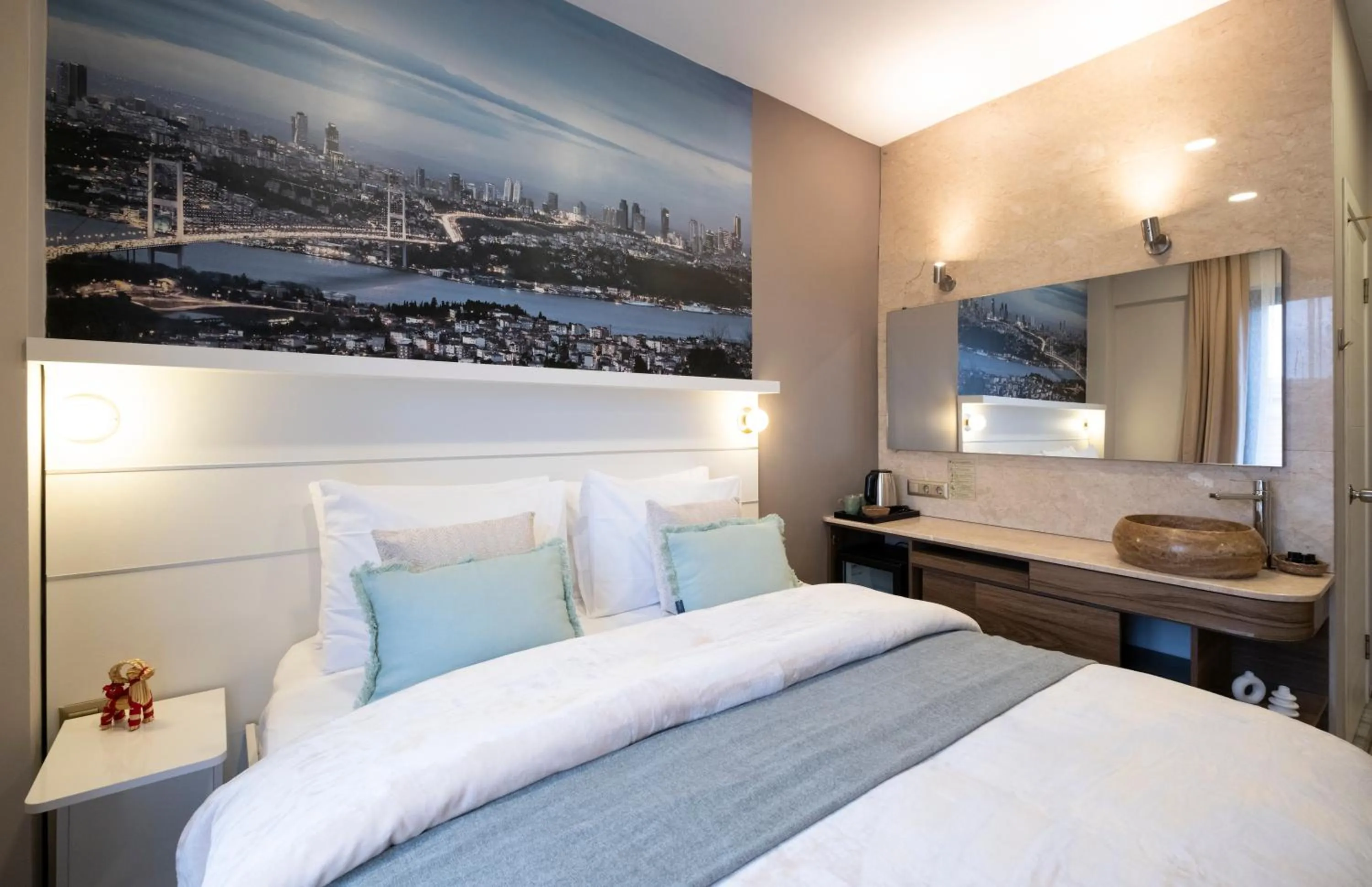 Bed in The Pera Hotel