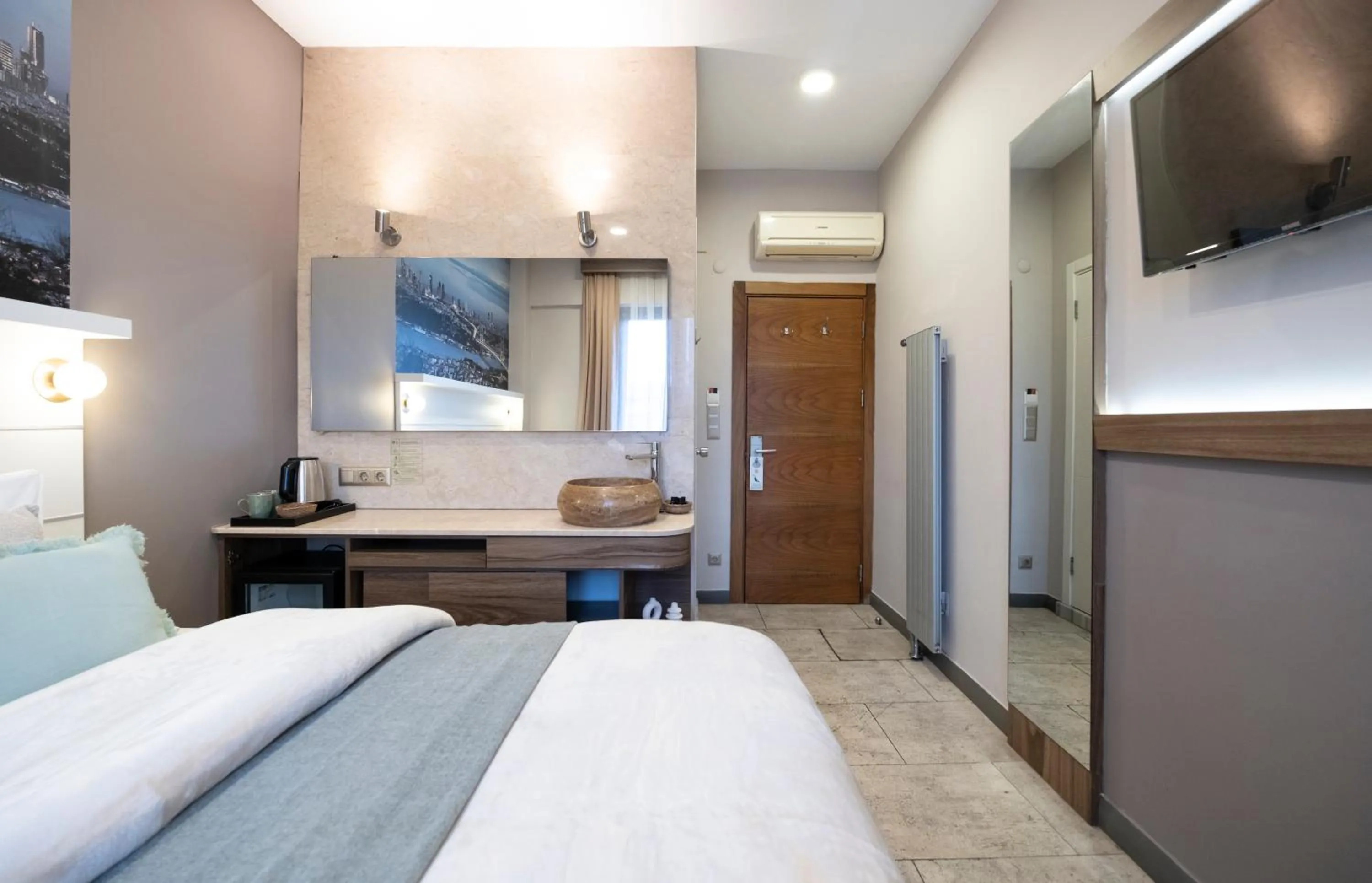 Bed in The Pera Hotel