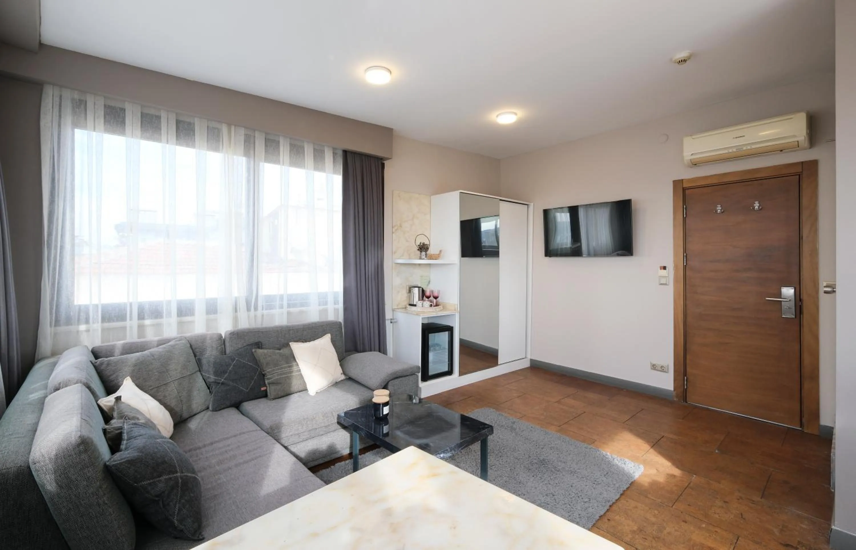 Photo of the whole room in The Pera Hotel