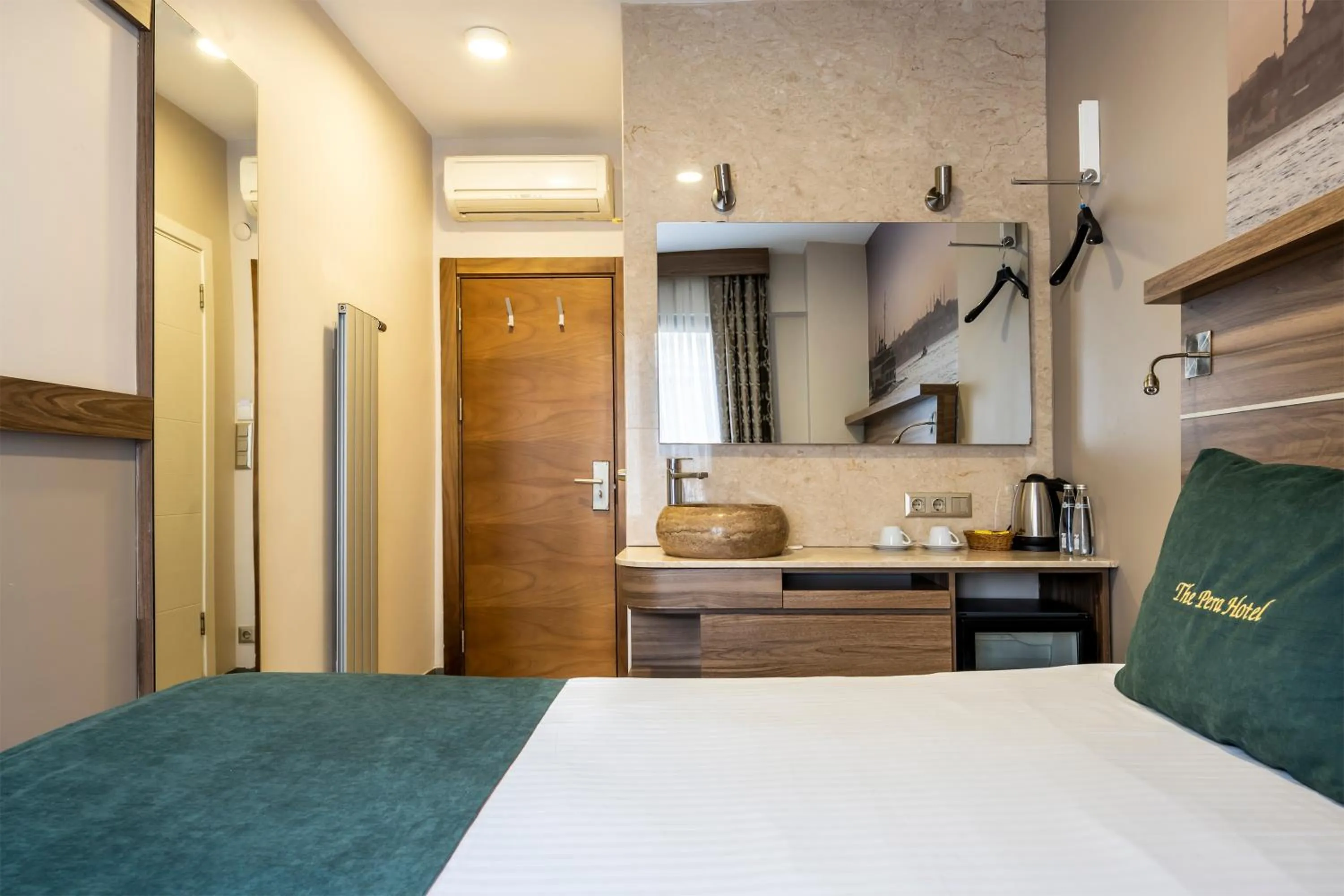 Facade/entrance, Bed in The Pera Hotel