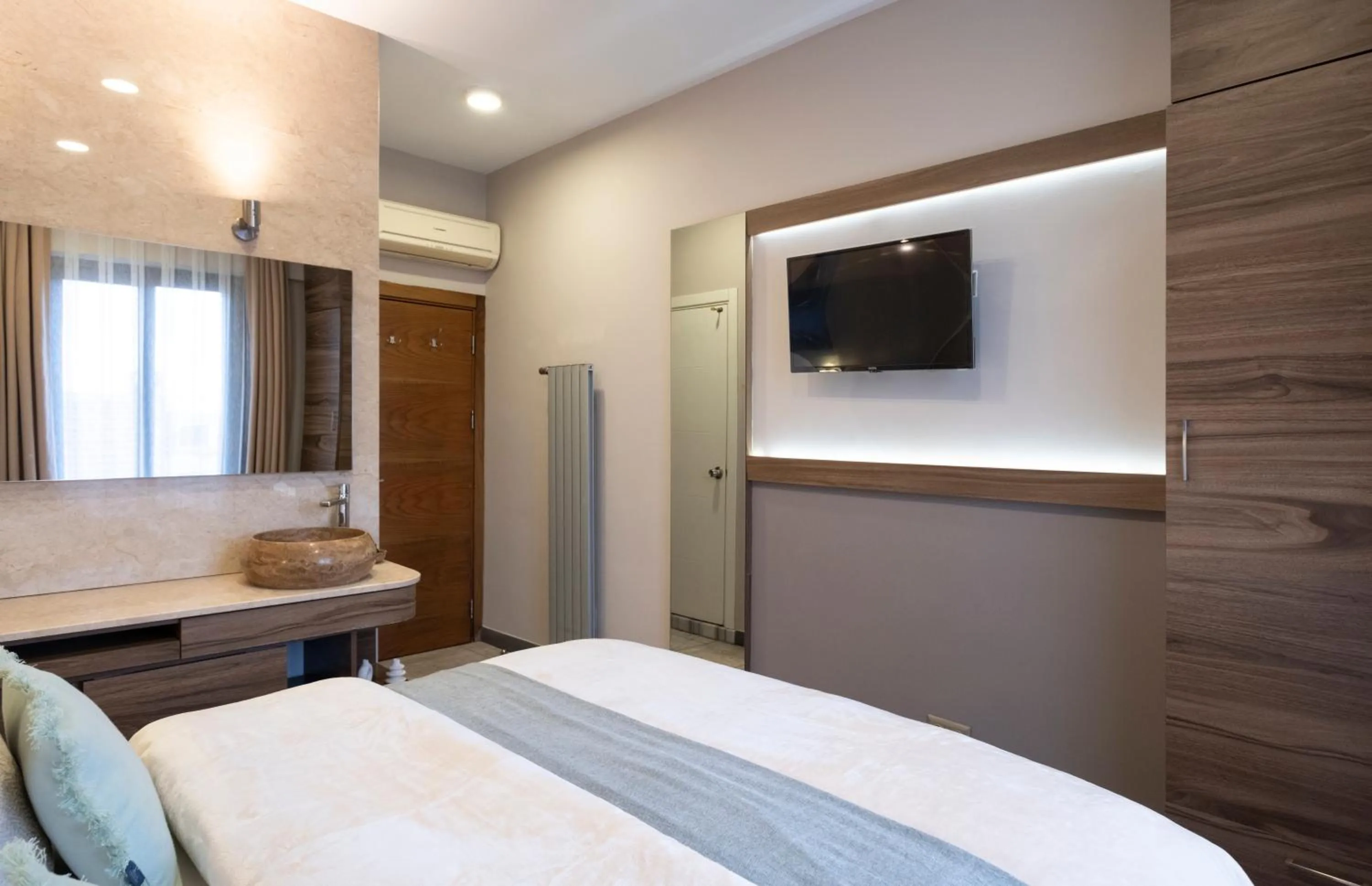 Bed in The Pera Hotel