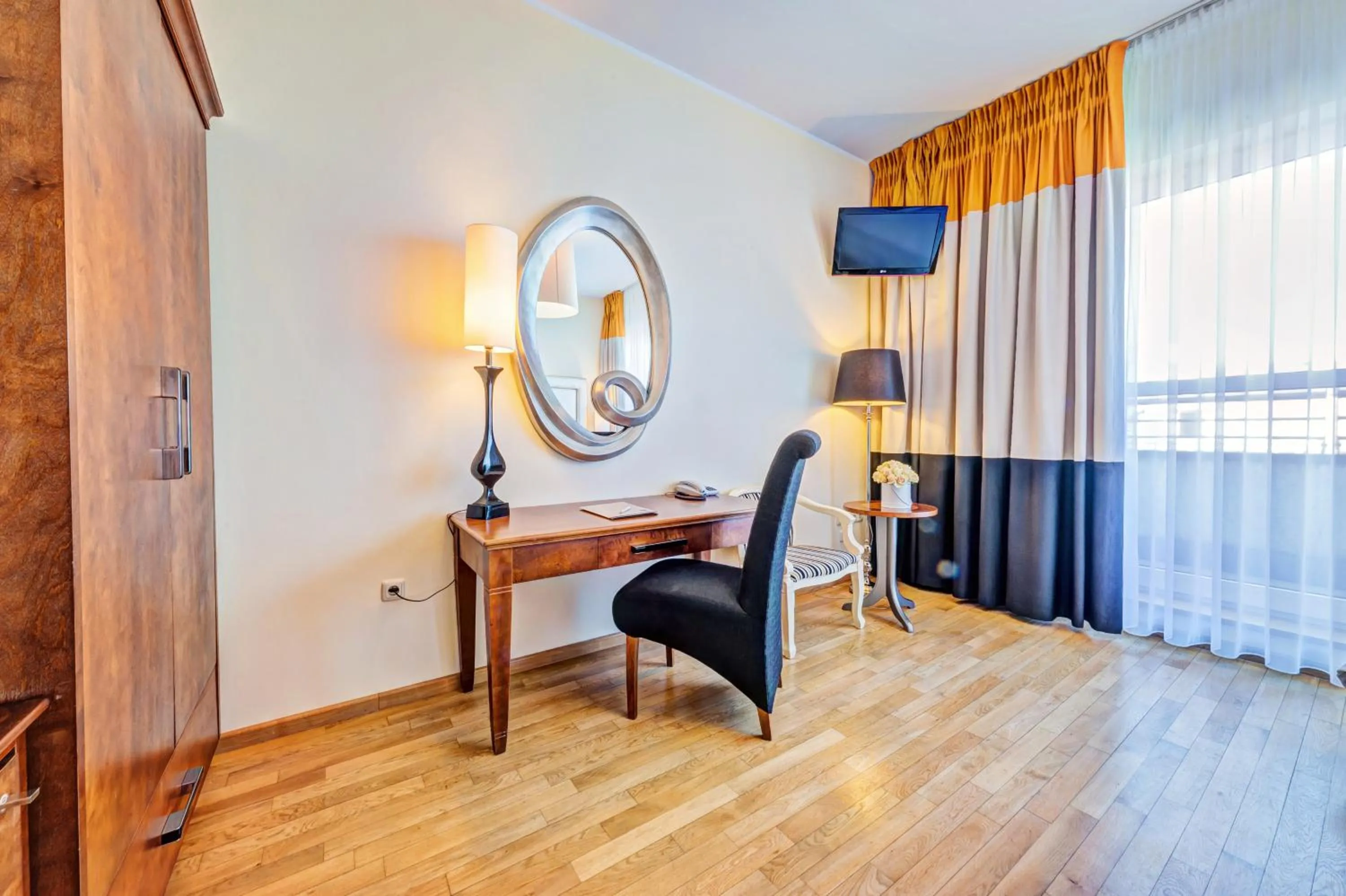 Photo of the whole room in Don Prestige Residence