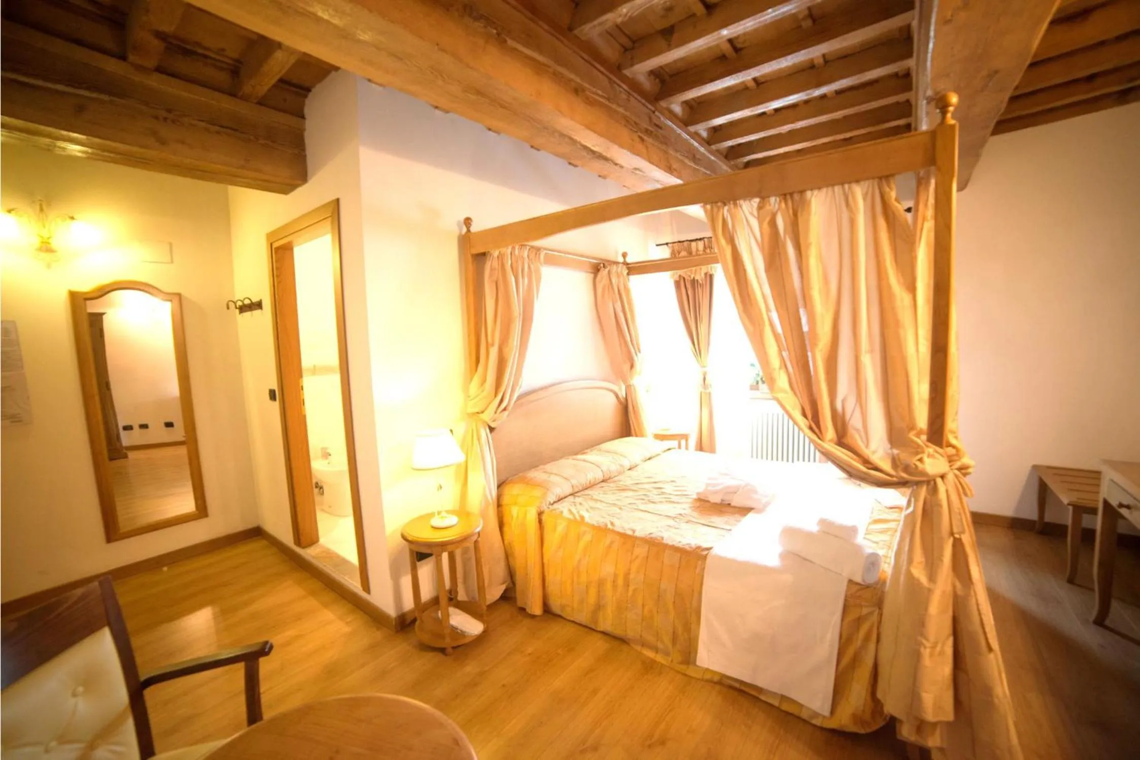 Bedroom, Bed in HG Abetone e Piramidi Resort