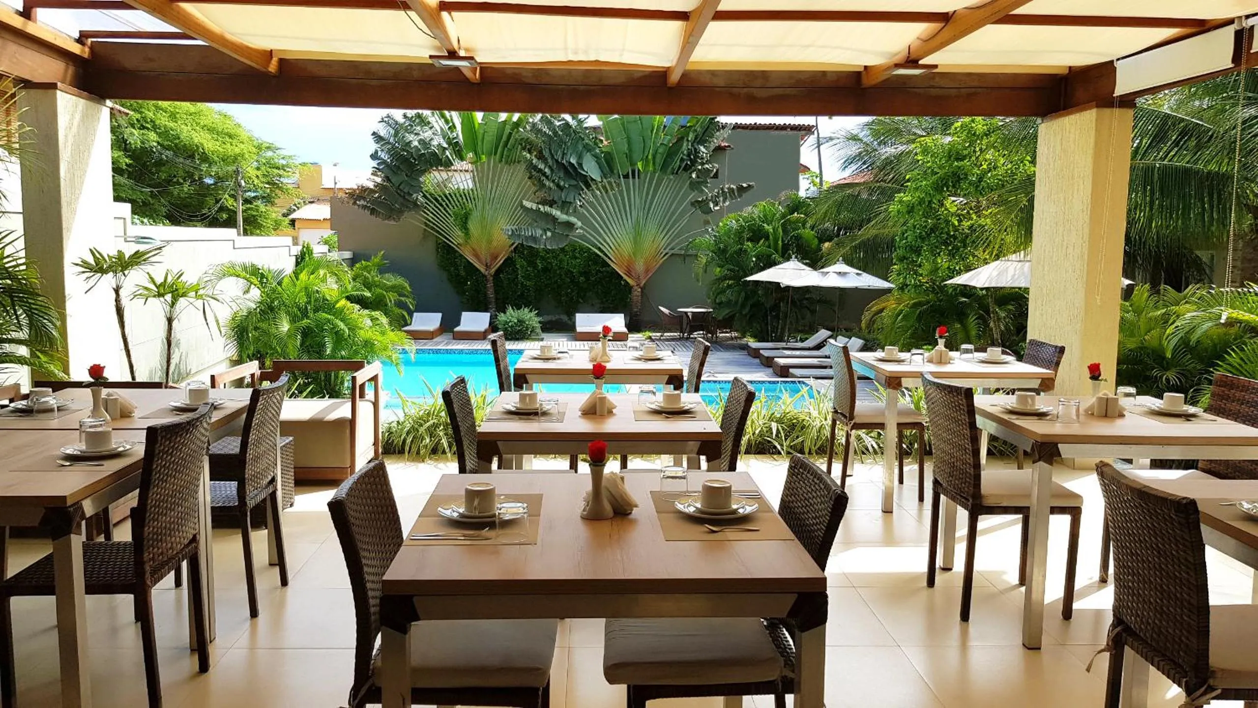 Restaurant/places to eat in Ravenala Hotel Boutique