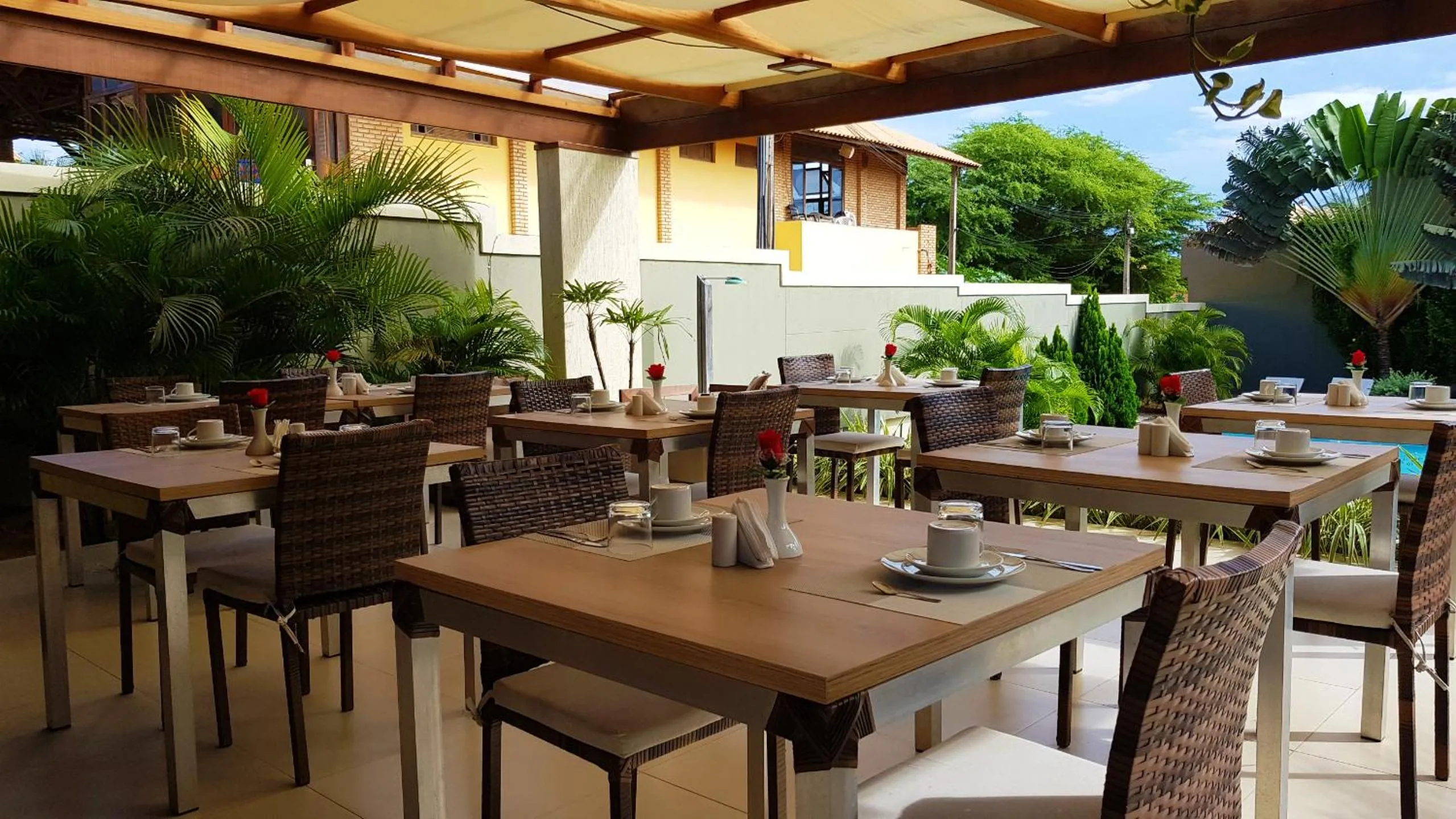 Restaurant/places to eat in Ravenala Hotel Boutique