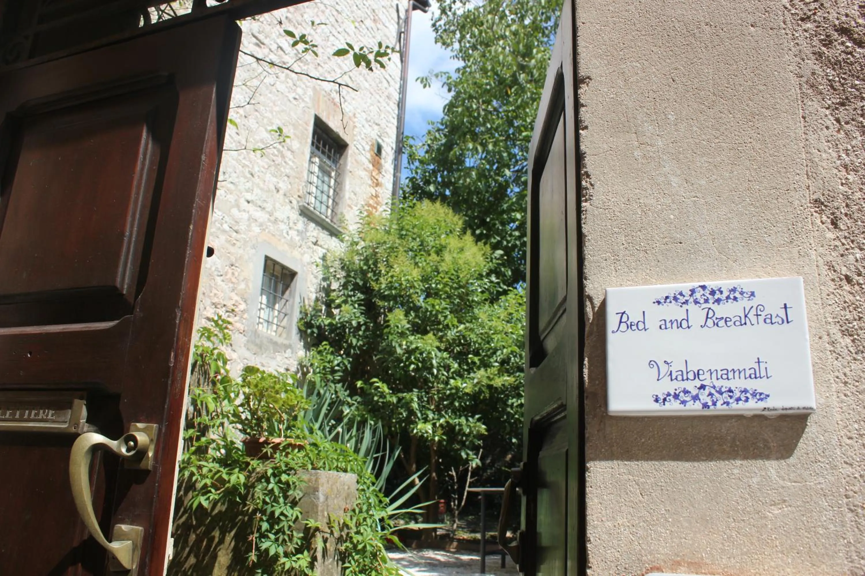 Property building in Residence Via Benamati