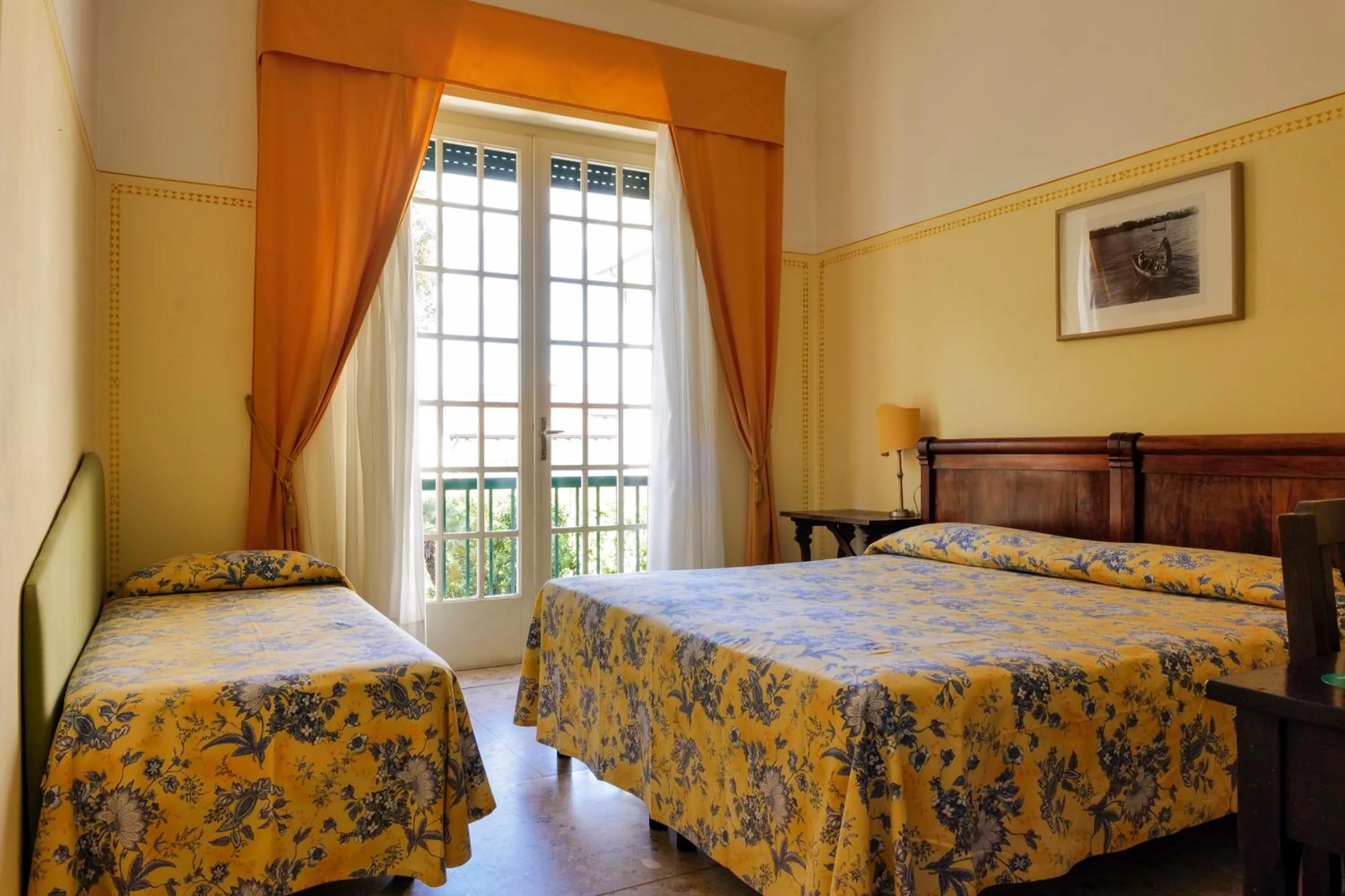 Bed in Hotel Club i Pini - Residenza d'Epoca in Versilia