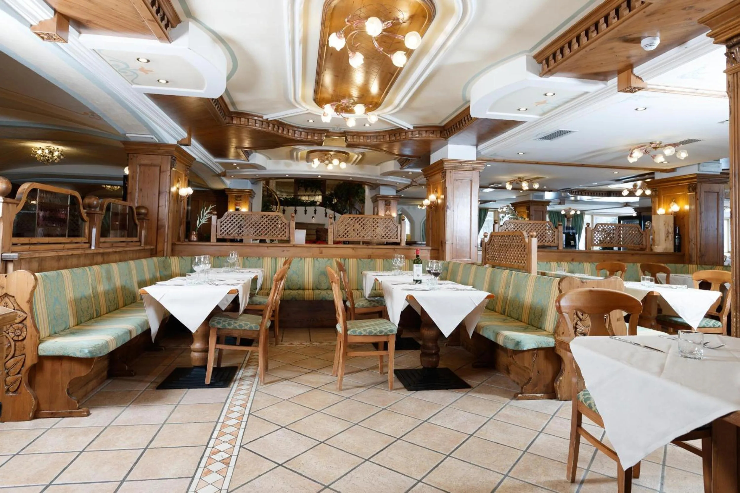 Restaurant/places to eat in Hotel Intermonti