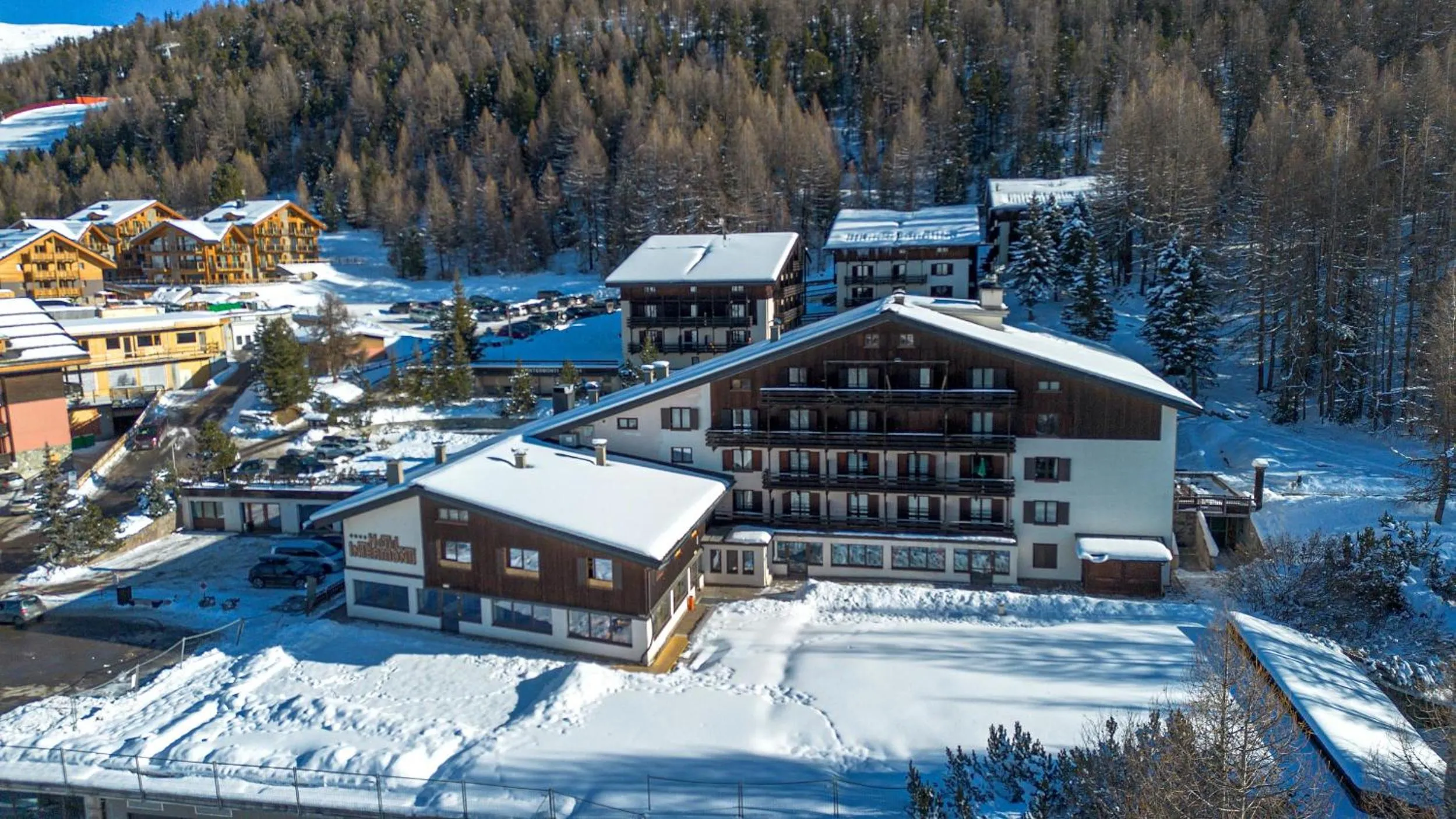 Property building in Hotel Intermonti