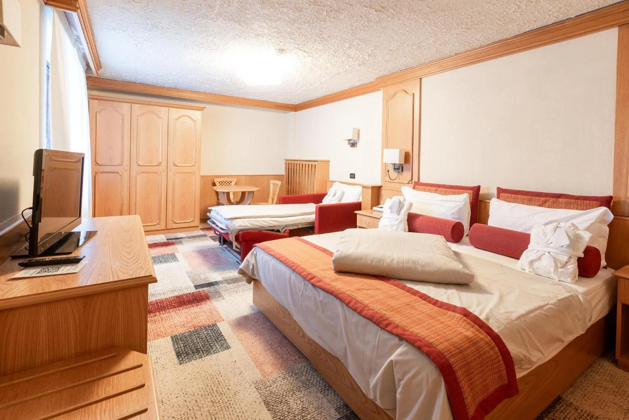 Bedroom, Bed in Hotel Intermonti