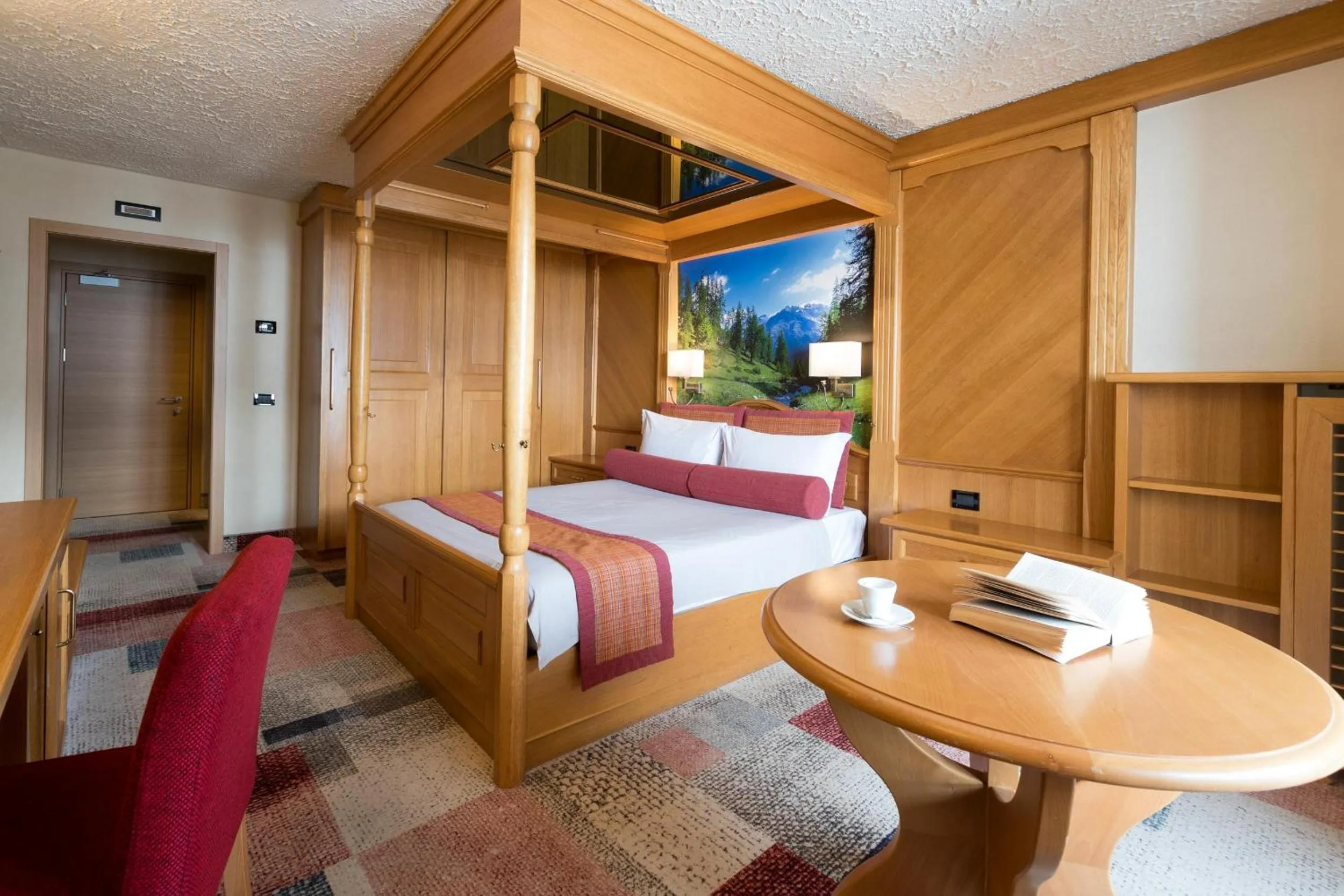 Bed in Hotel Intermonti