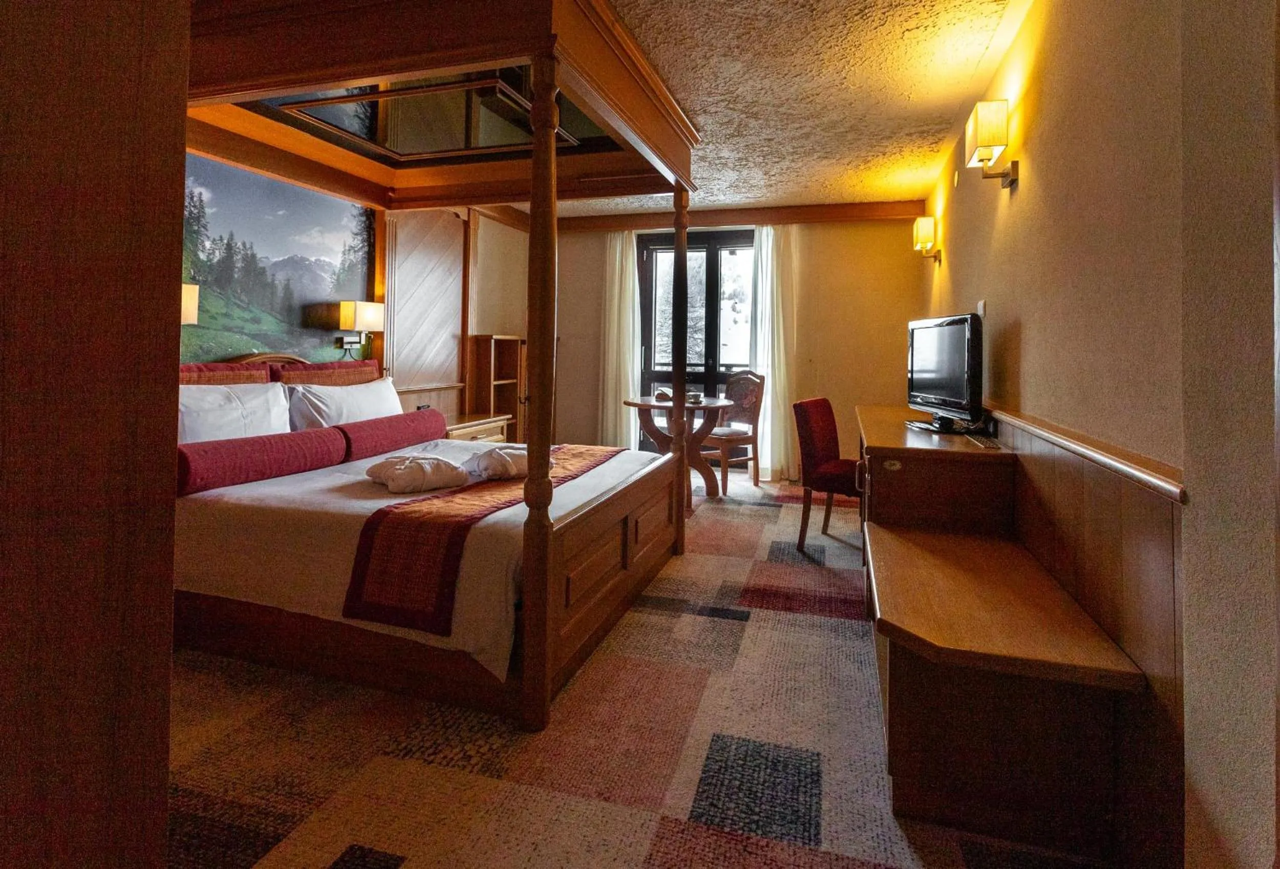 Bed in Hotel Intermonti