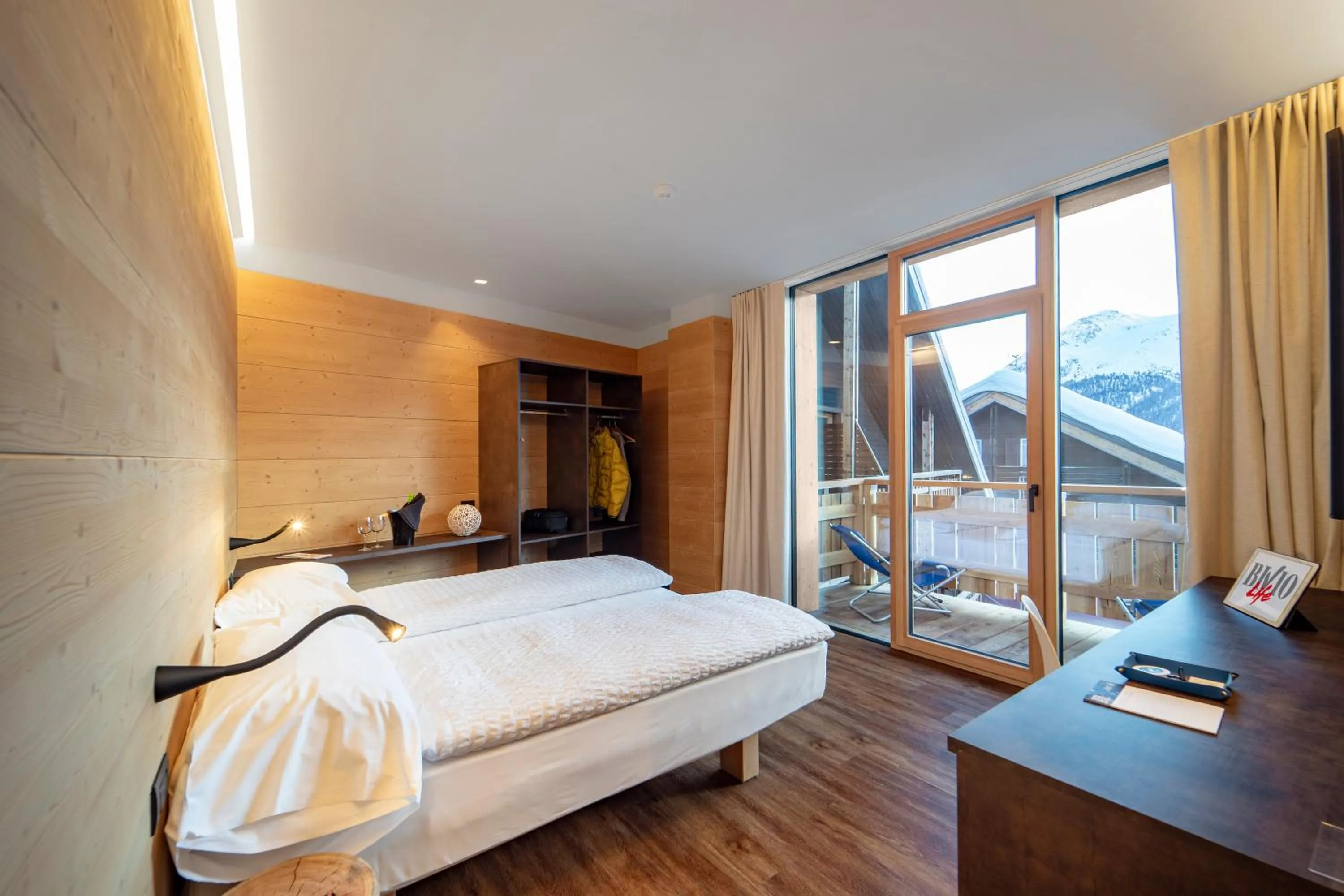 View (from property/room), Bed in Alpen Resort Bivio