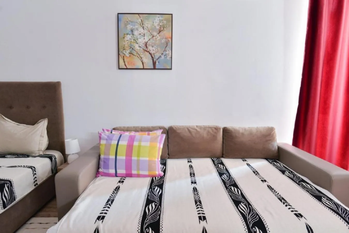 Decorative detail, Bed in Apartament studio Summerland Mamaia