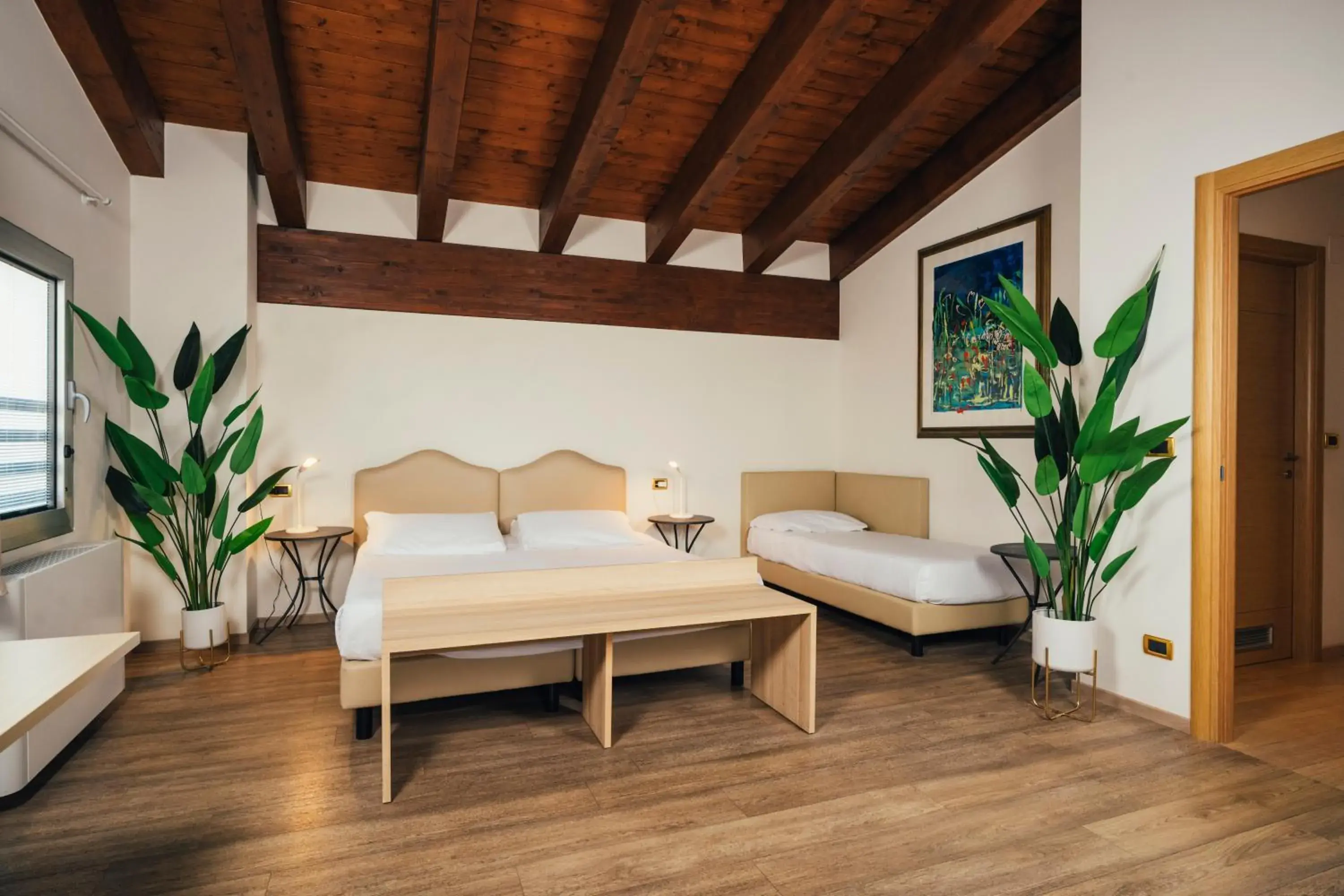 Junior Classic Suite in Euro Hotel Junior Classic Suite in Euro Hotel