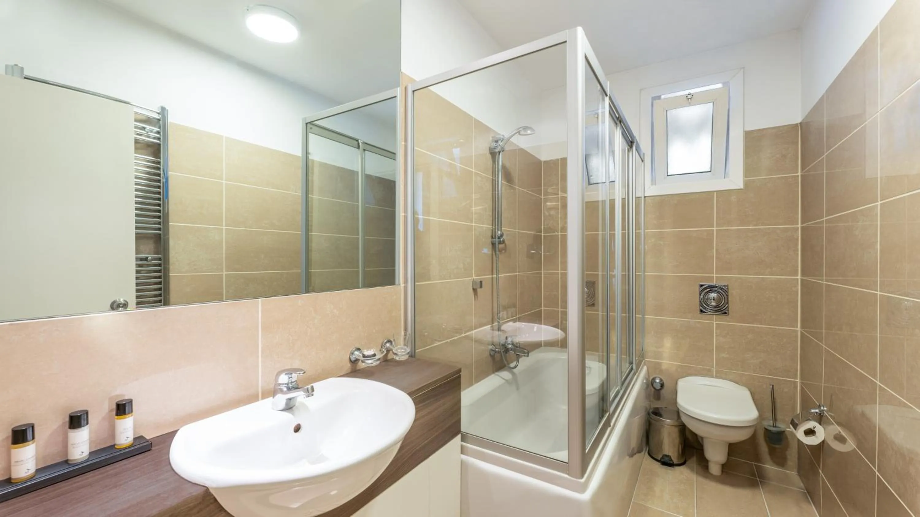 Shower in The Marmara Suadiye Residence