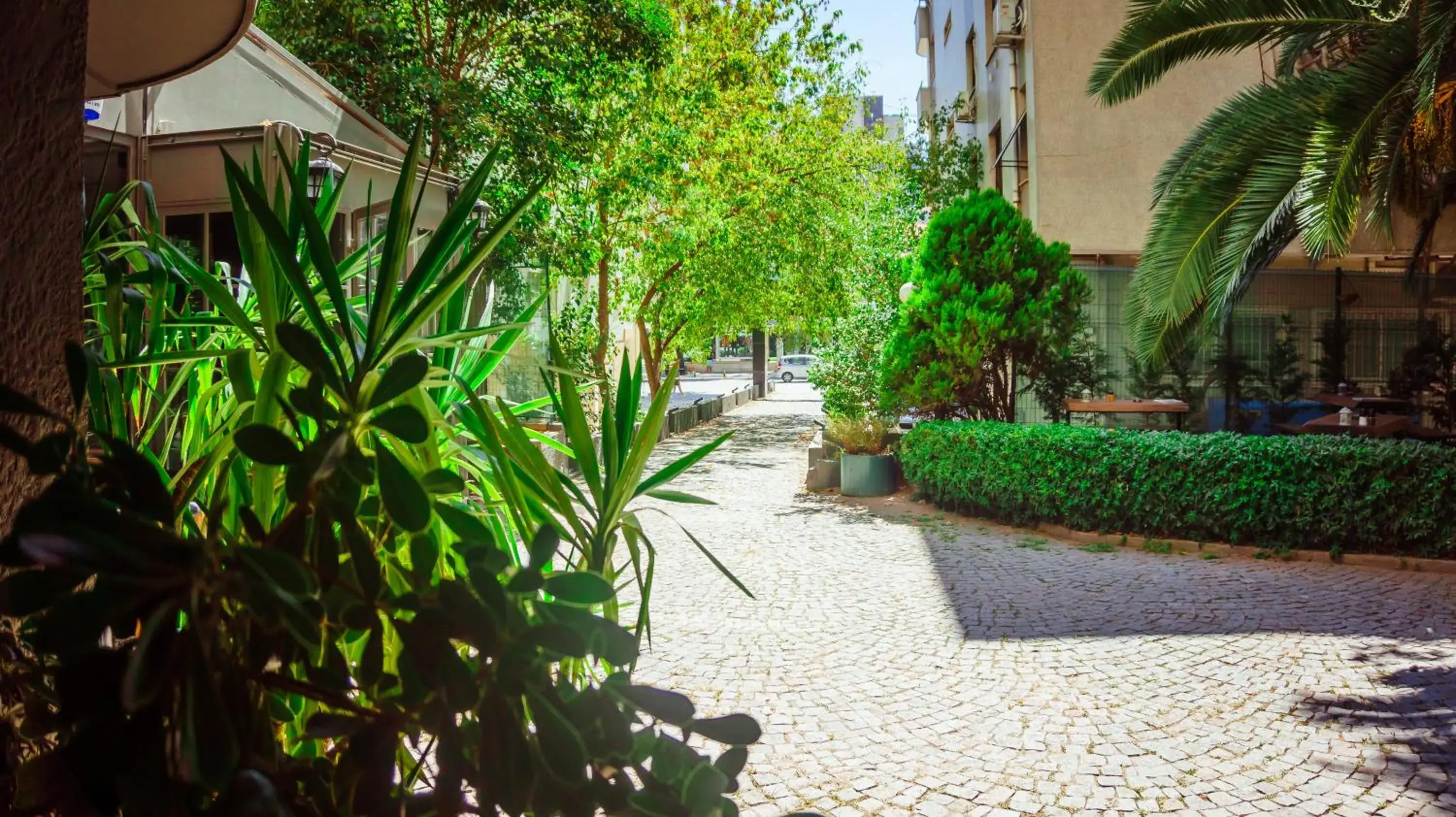 Facade/entrance in The Marmara Suadiye Residence Facade/entrance in The Marmara Suadiye Residence