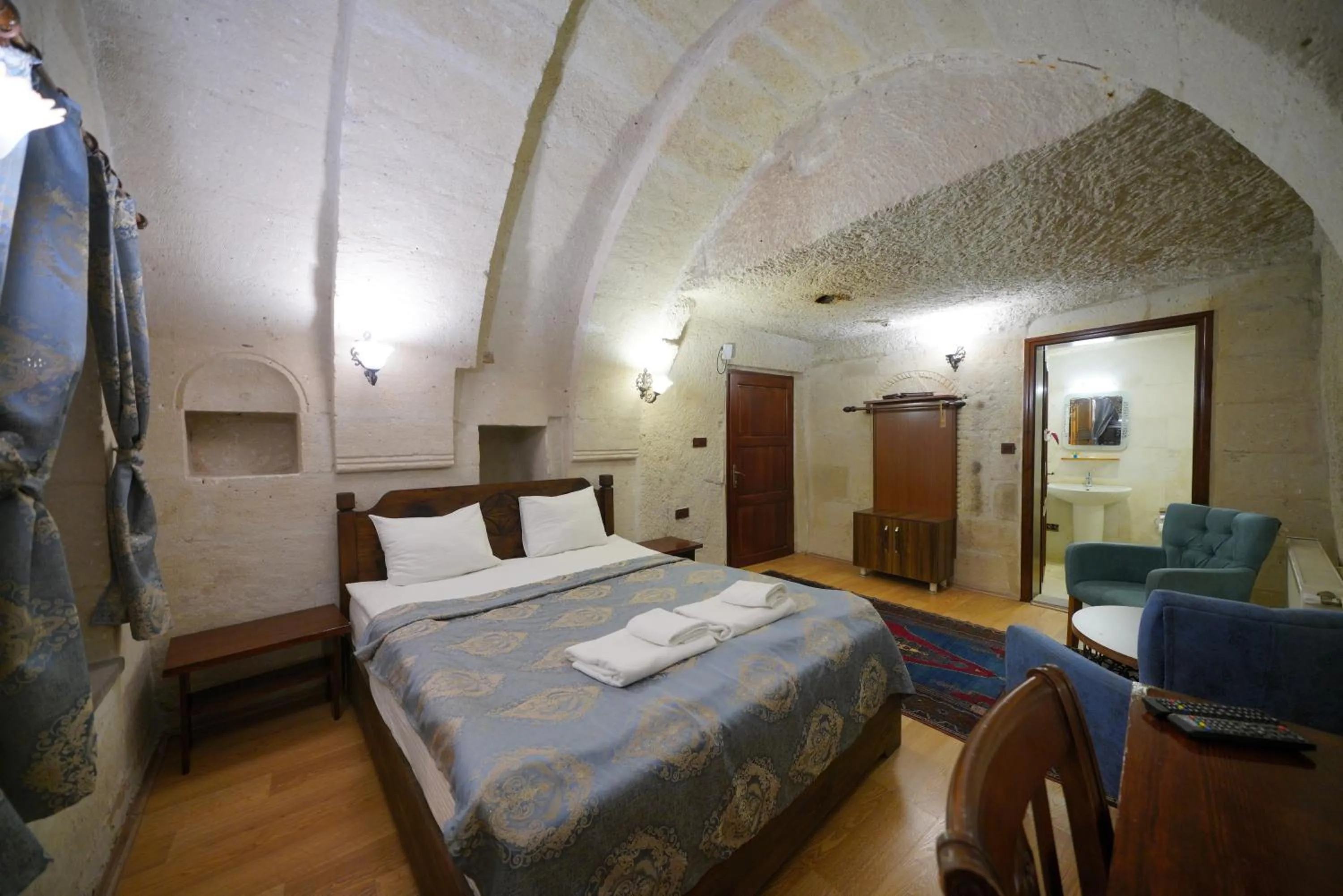 Photo of the whole room in Asteria Cave Hotel