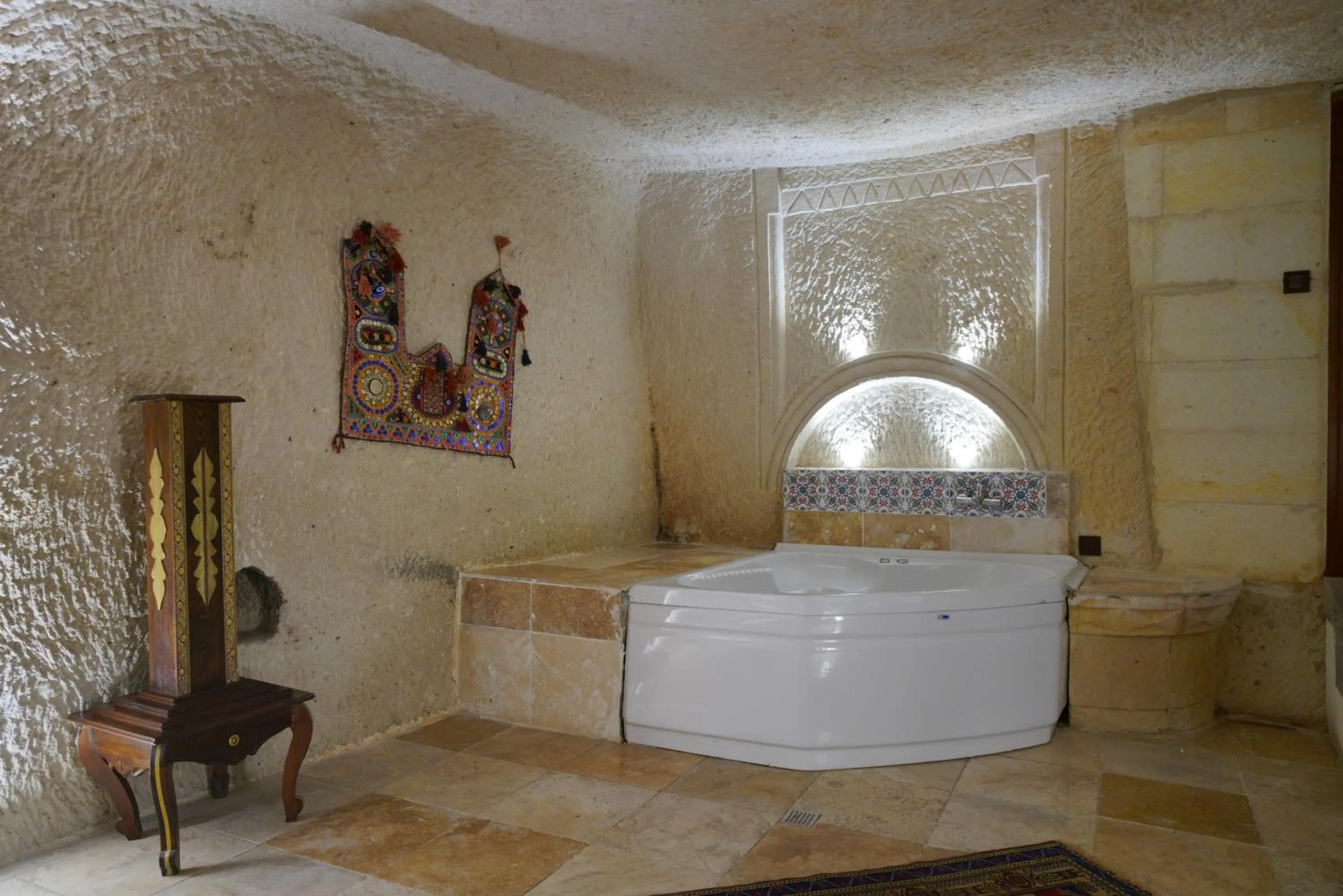 Bath in Asteria Cave Hotel