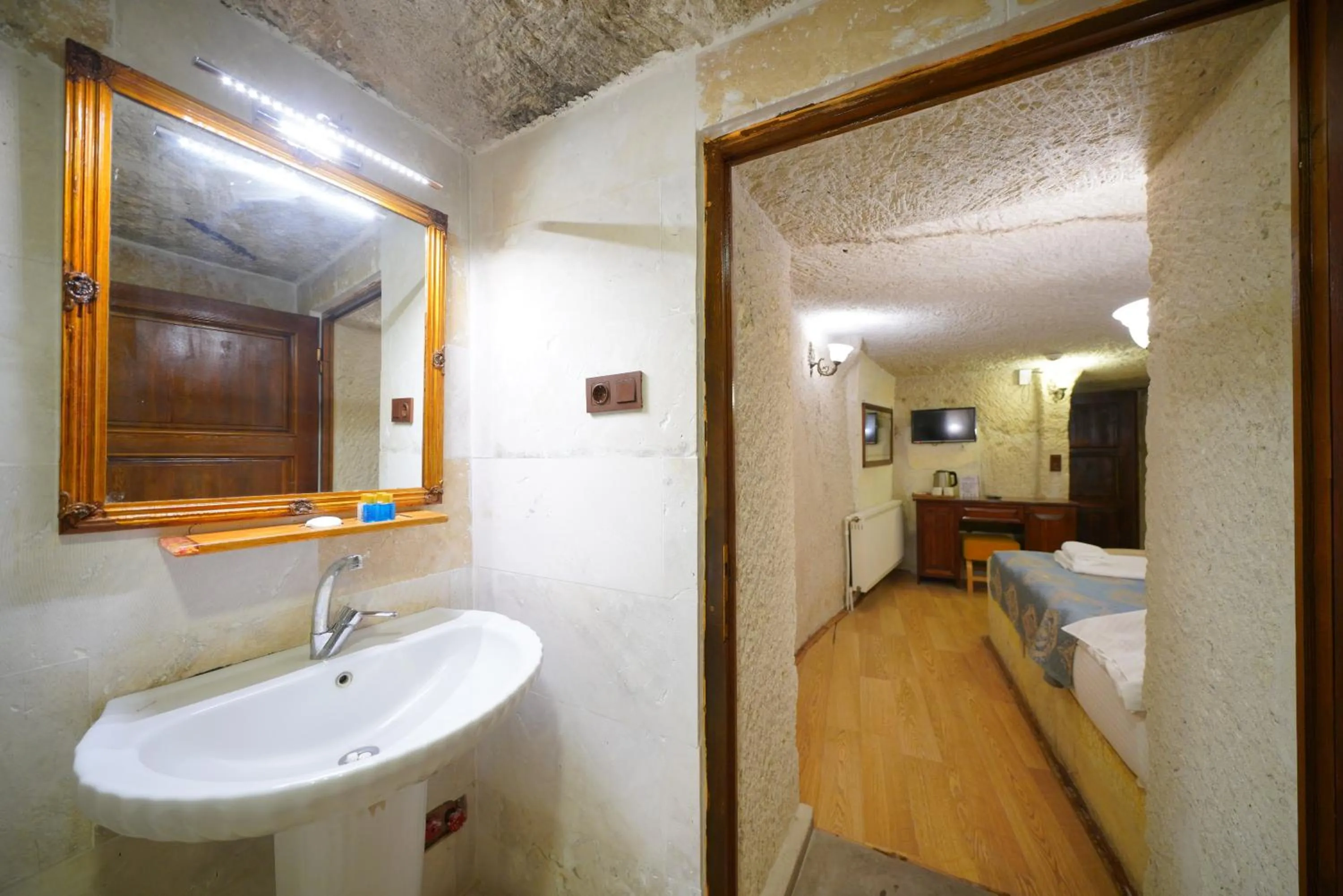 Photo of the whole room in Asteria Cave Hotel