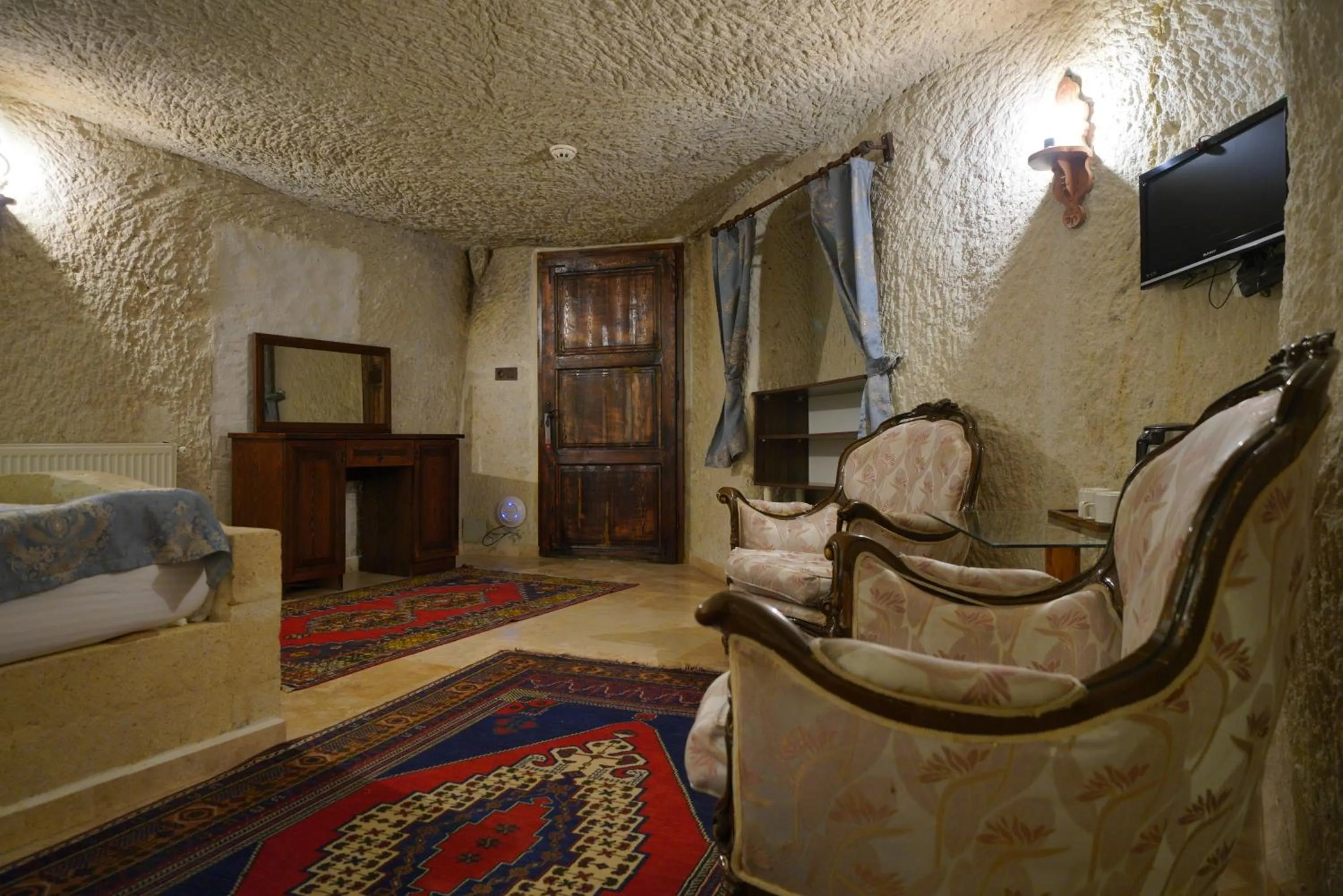 Photo of the whole room in Asteria Cave Hotel