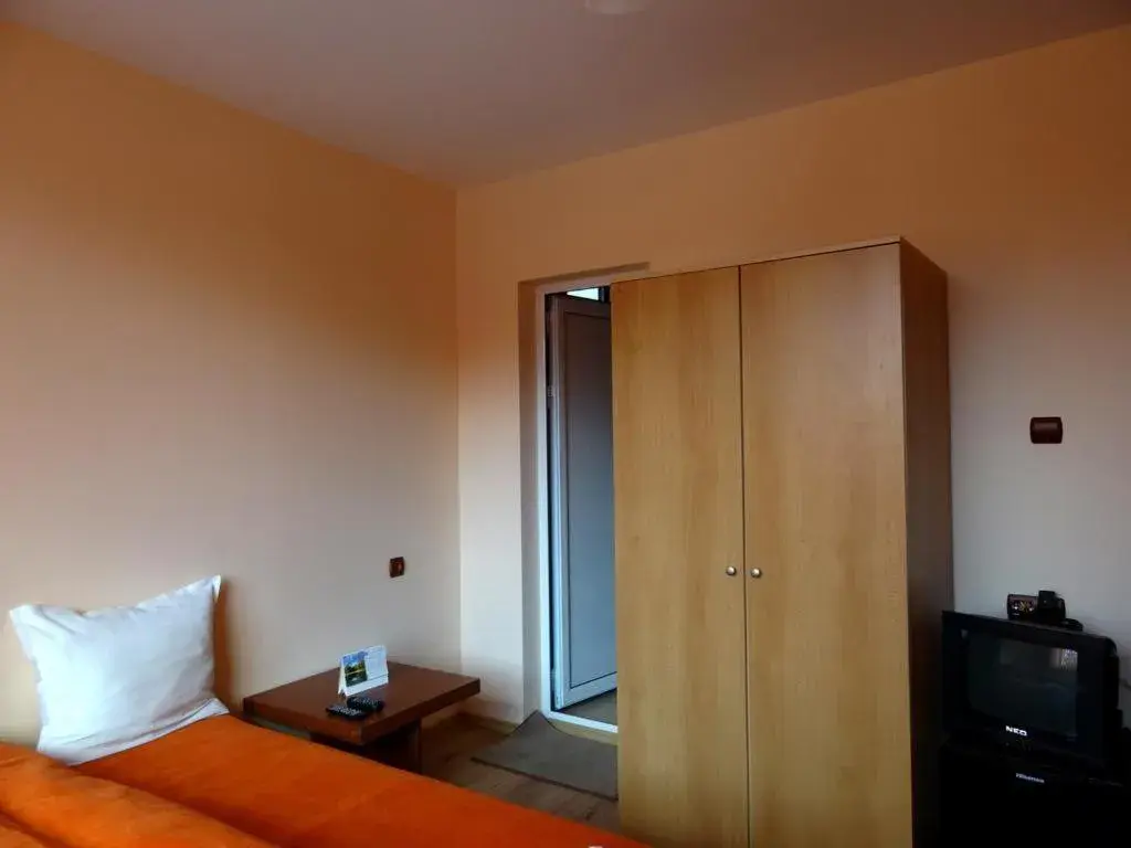Standard Triple Room in Family hotel Rose Standard Triple Room in Family hotel Rose