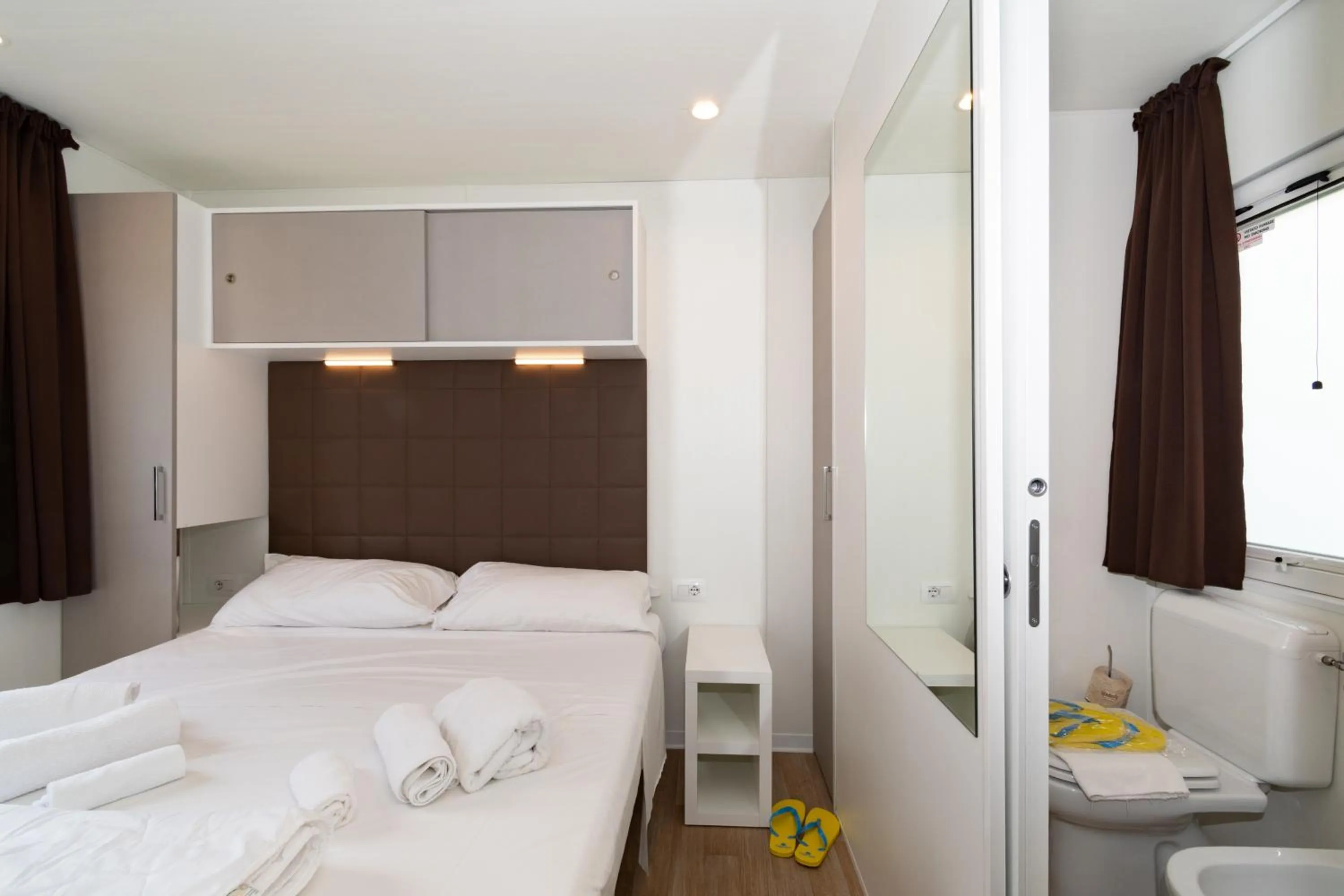 Bedroom, Bed in Club del Sole Desenzano Boutique Resort