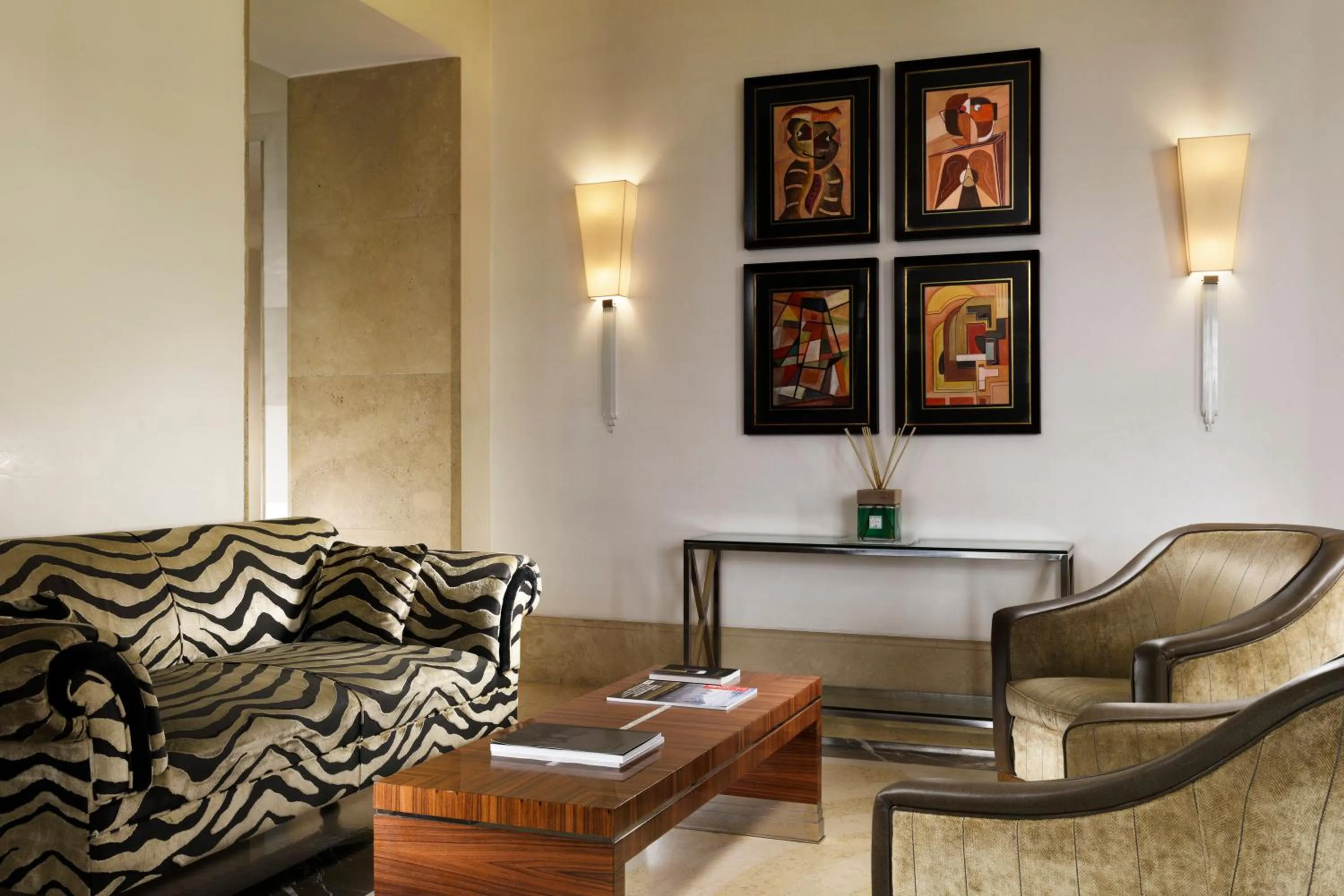 Lobby or reception in UNA Hotels Decò Roma