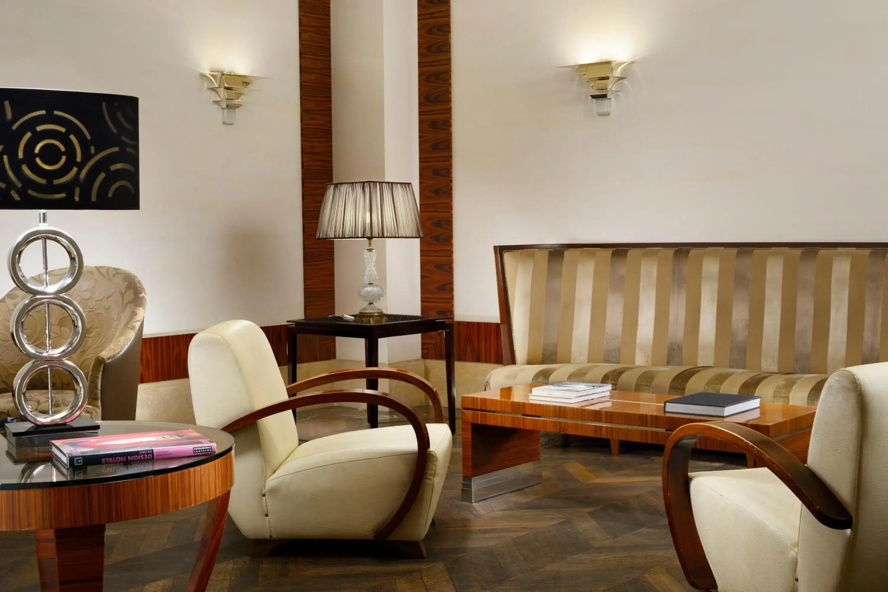 Lobby or reception in UNA Hotels Decò Roma Lobby or reception in UNA Hotels Decò Roma