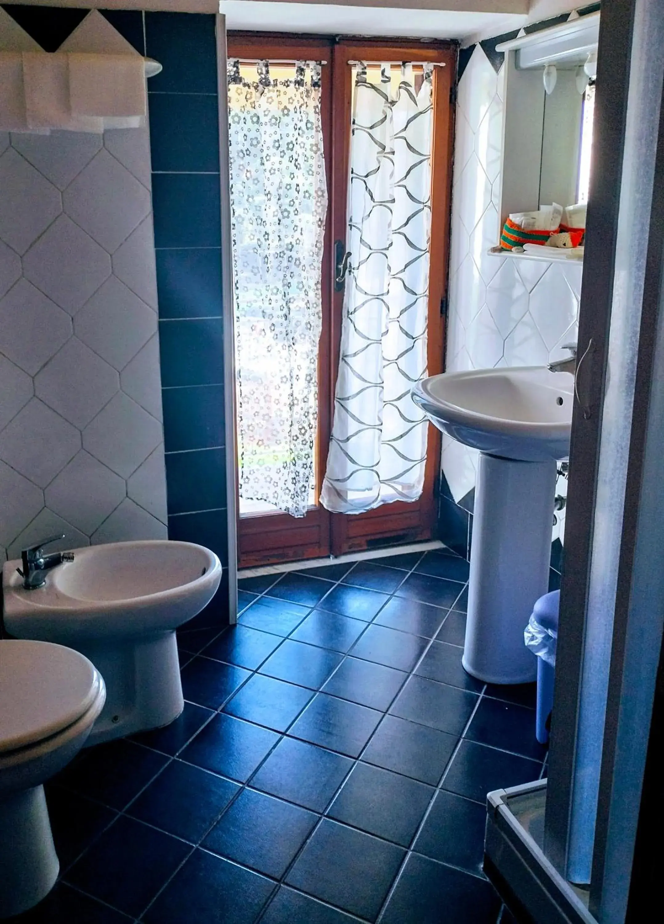 Twin Room with Bathroom - single occupancy in B&B Girasole Twin Room with Bathroom - single occupancy in B&B Girasole