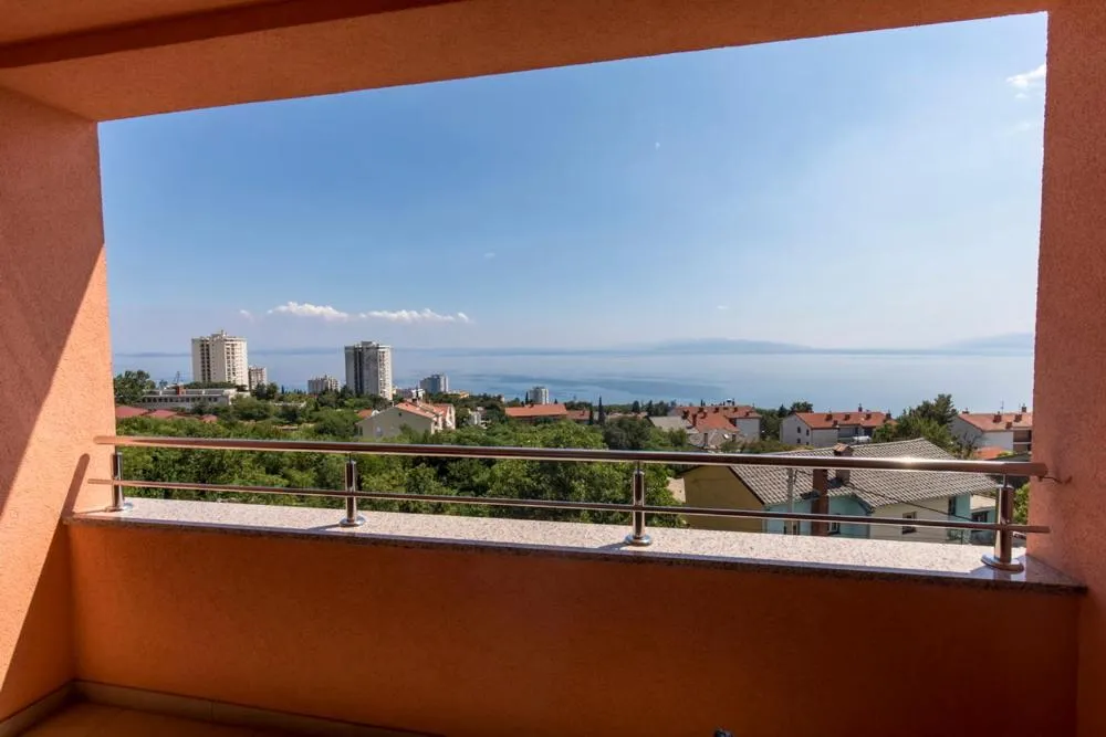 Apartments Sandra with free private parking